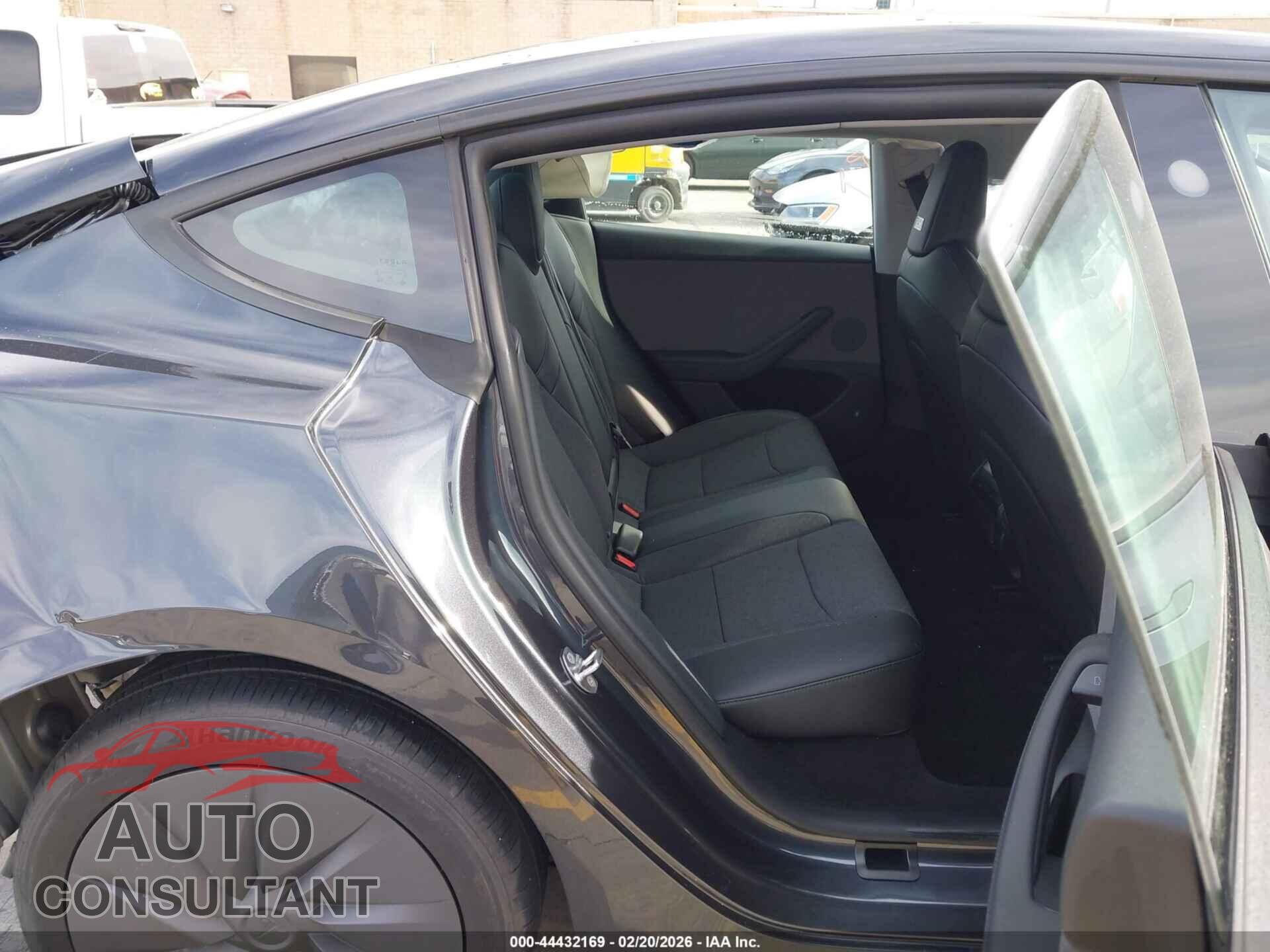 TESLA MODEL 3 2025 - 5YJ3E1EA2SF131733