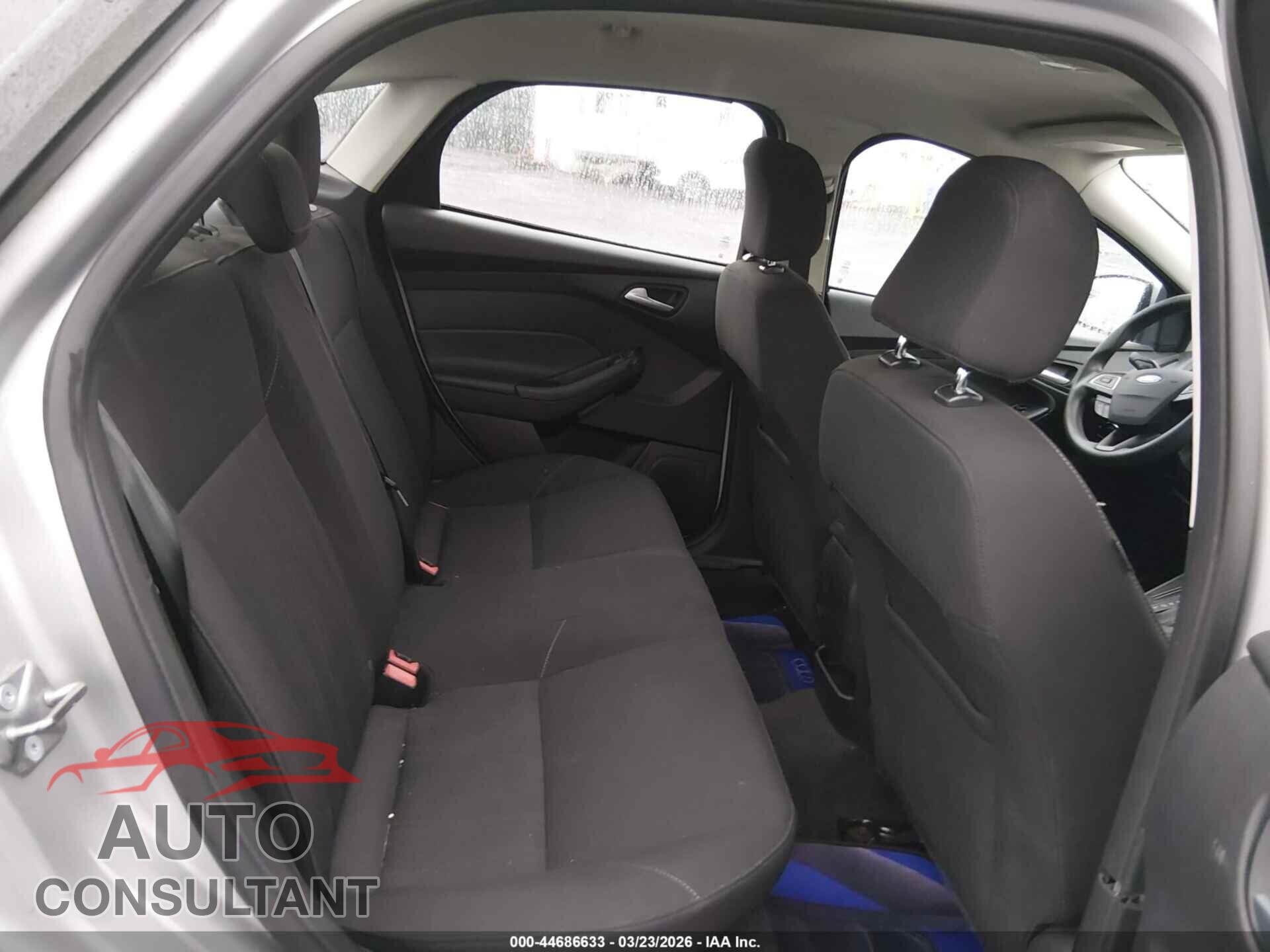 FORD FOCUS 2015 - 1FADP3F2XFL202977