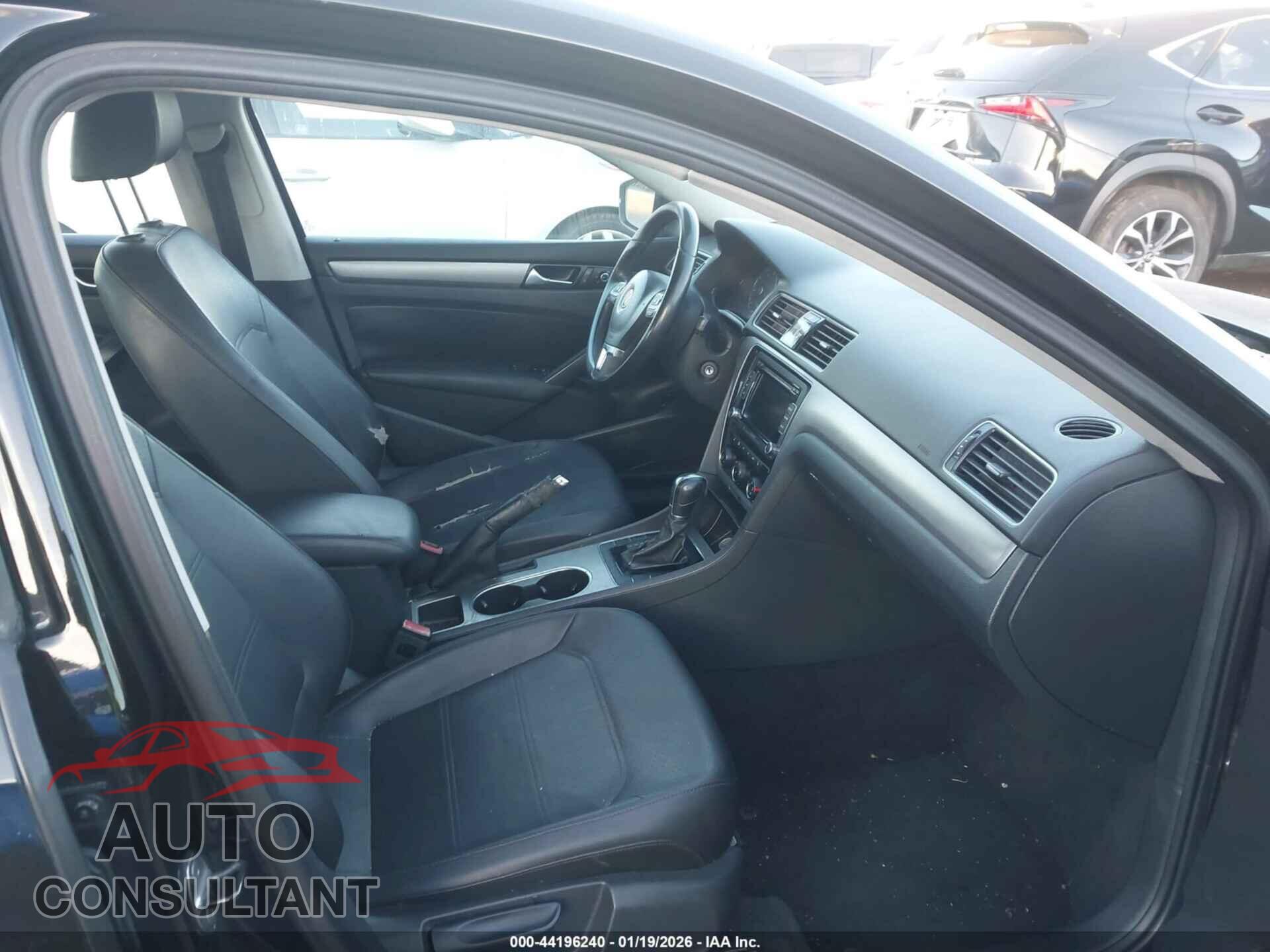 VOLKSWAGEN PASSAT 2014 - 1VWBP7A30EC002095