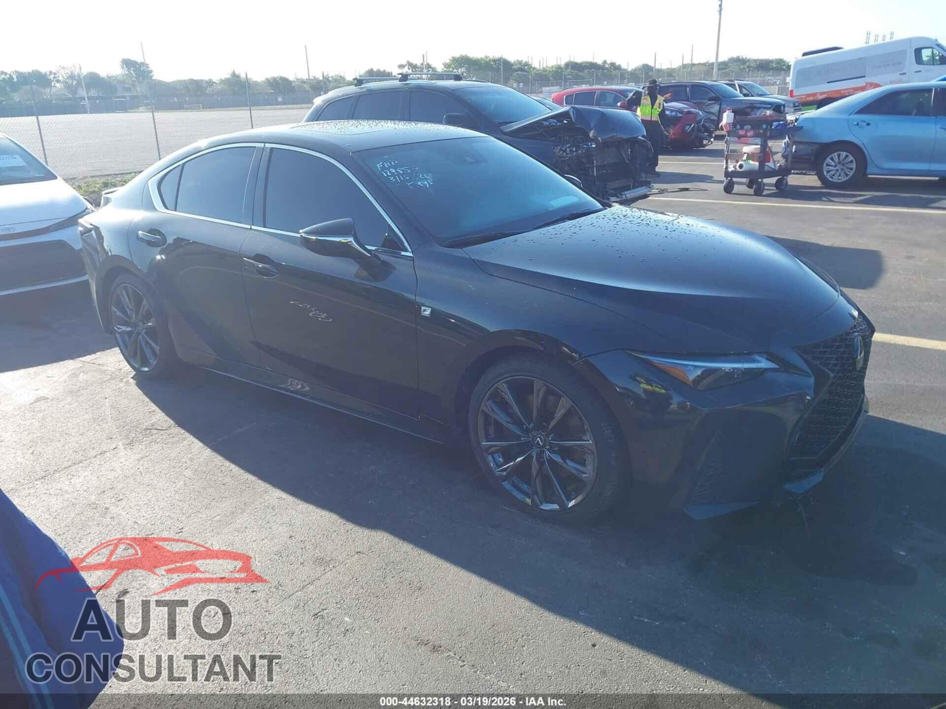 LEXUS IS 300 2024 - JTHGA1D28R5129857