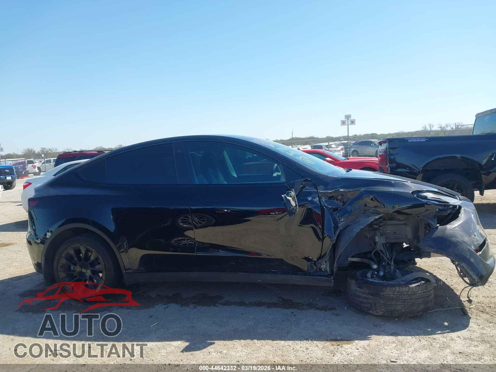 TESLA MODEL Y 2021 - 5YJYGDEE2MF296480
