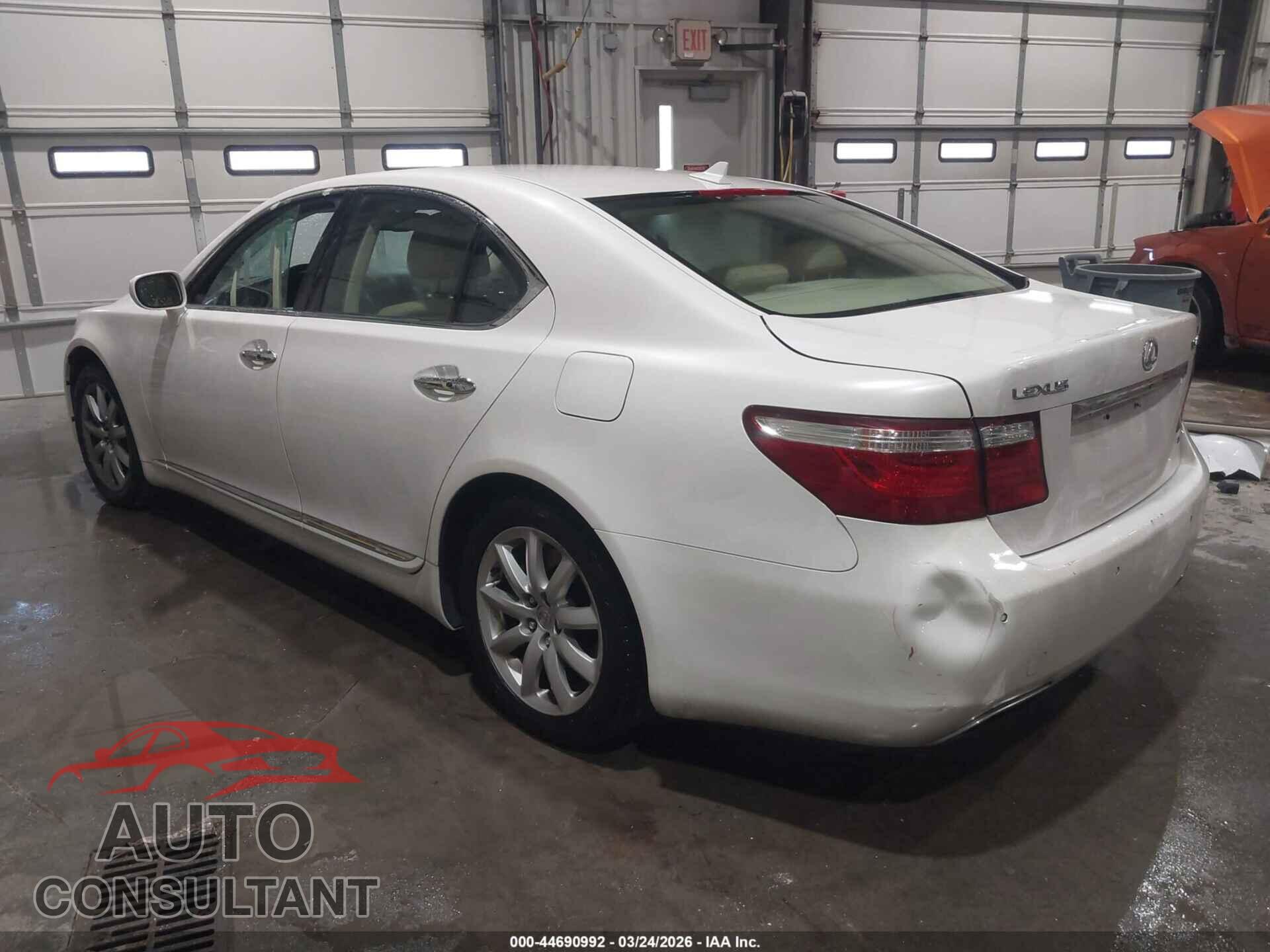 LEXUS LS 460 2009 - JTHCL46FX95002327
