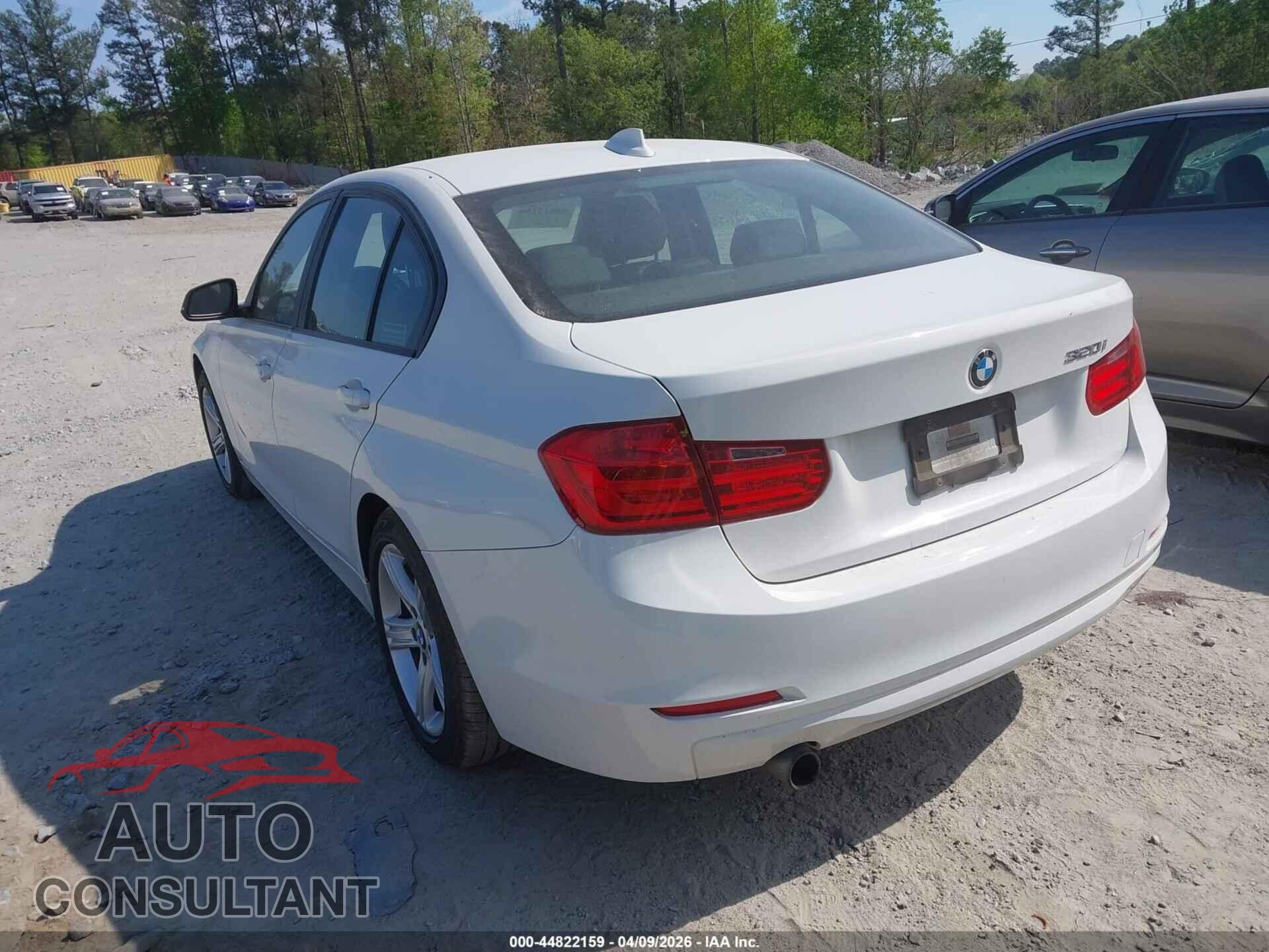 BMW 320I 2015 - WBA3B1G52FNT04180