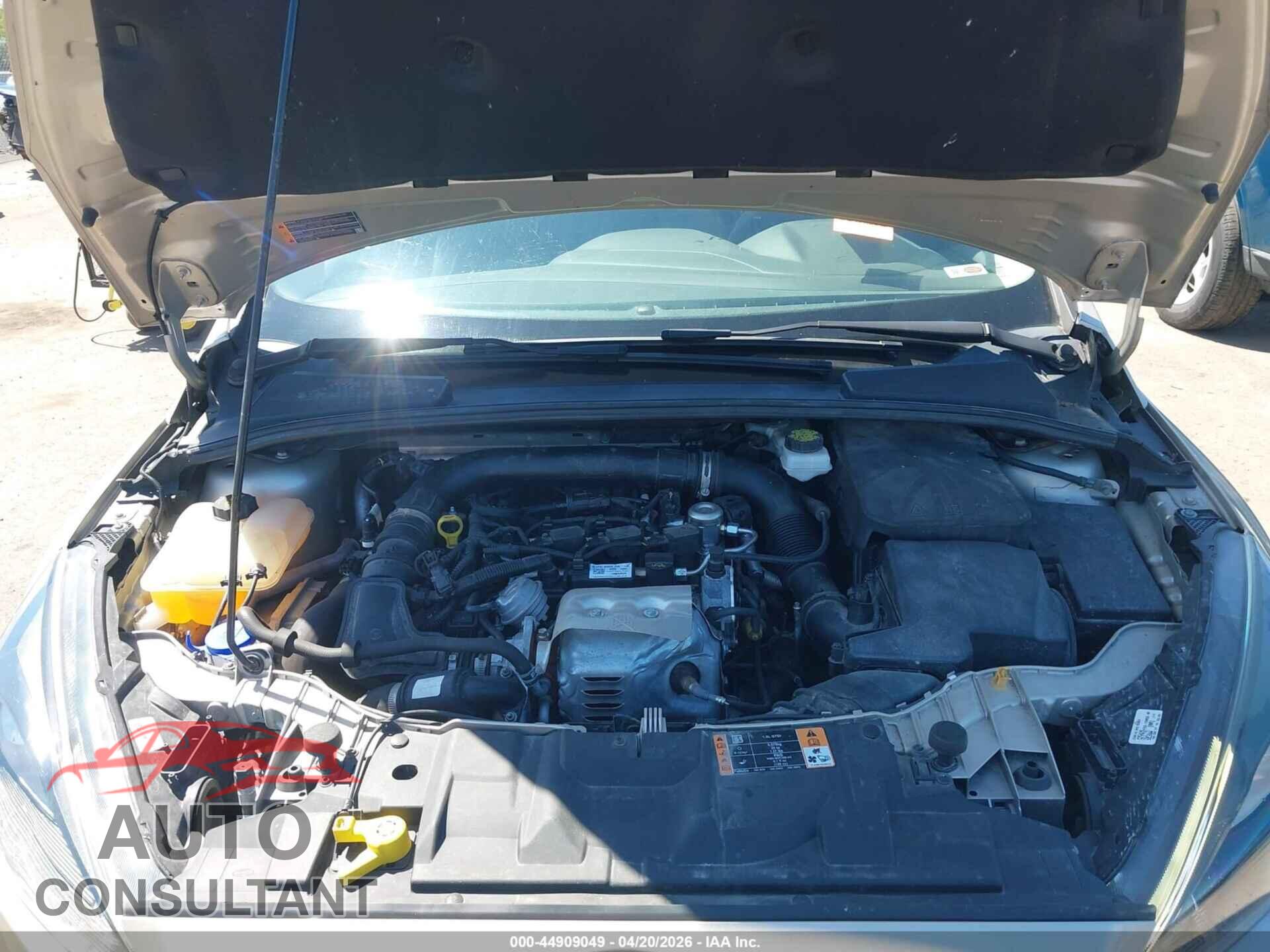 FORD FOCUS 2018 - 1FADP3FE2JL203043