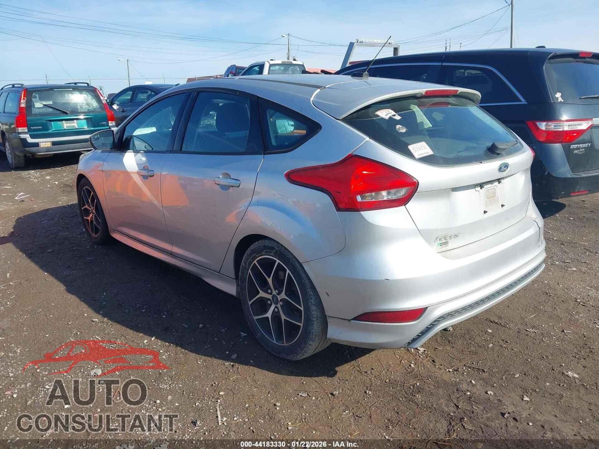 FORD FOCUS 2015 - 1FADP3K2XFL209997