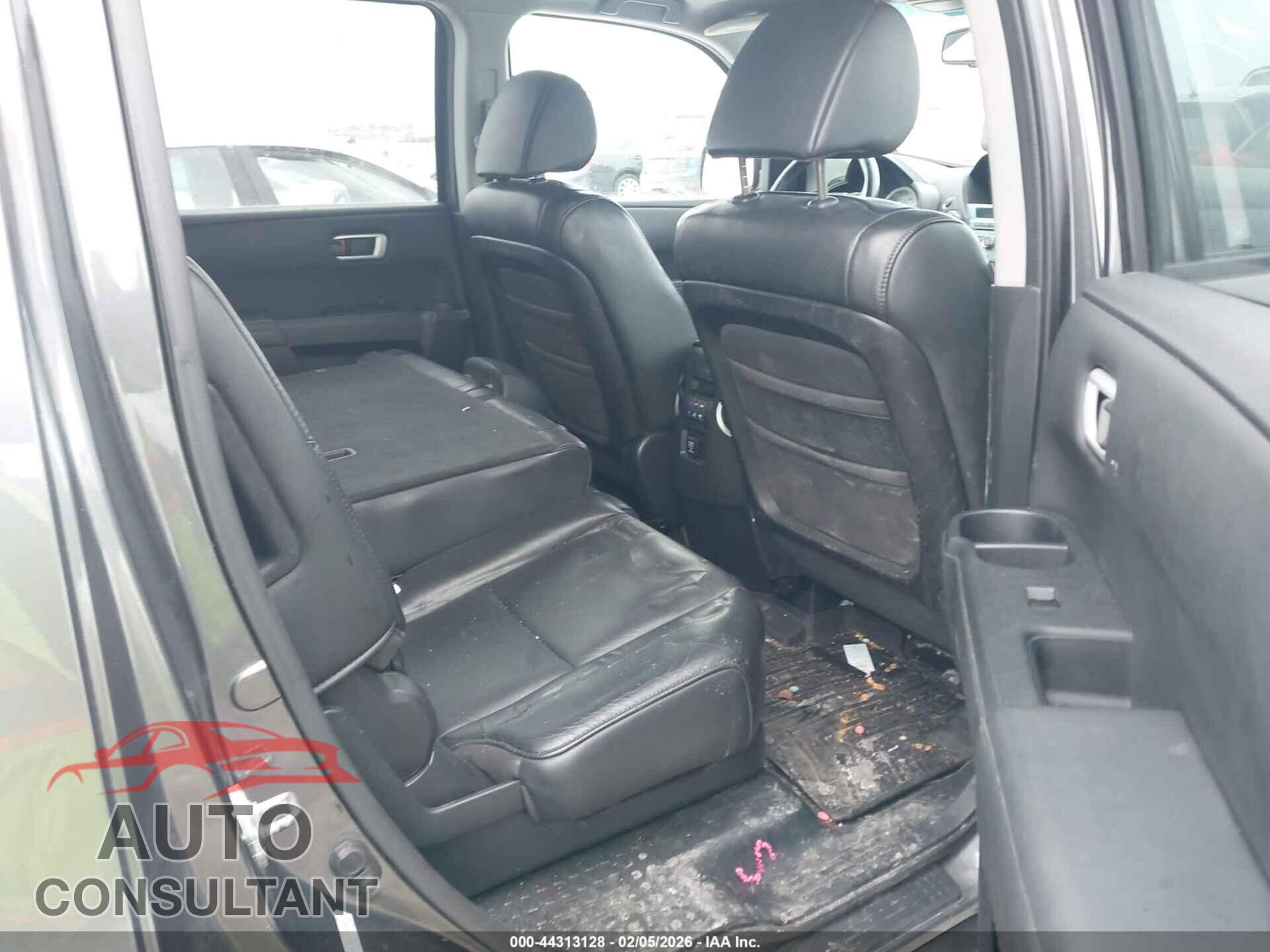 HONDA PILOT 2011 - 5FNYF4H78BB050580