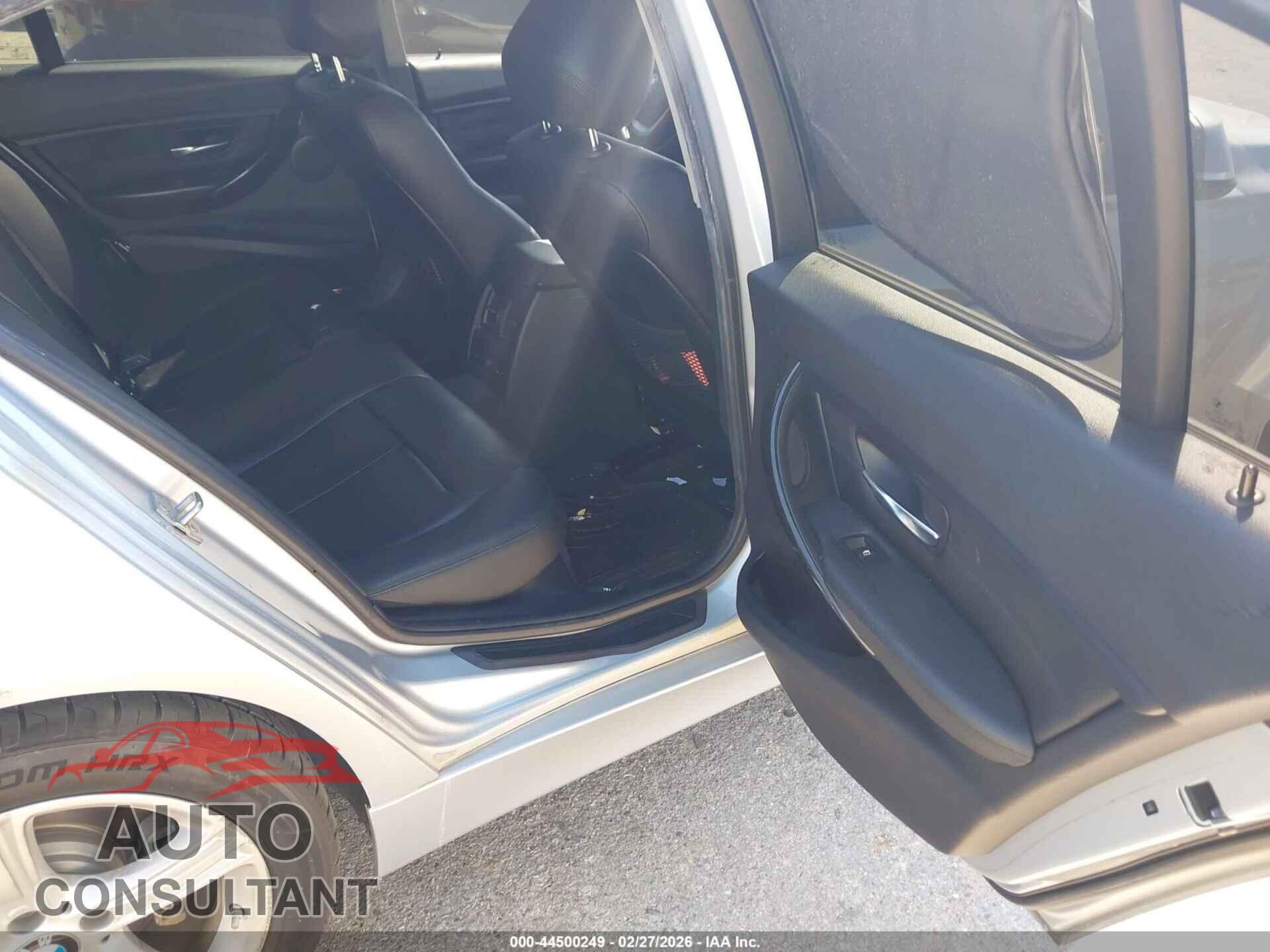BMW 328I 2015 - WBA3B3G59FNT18508