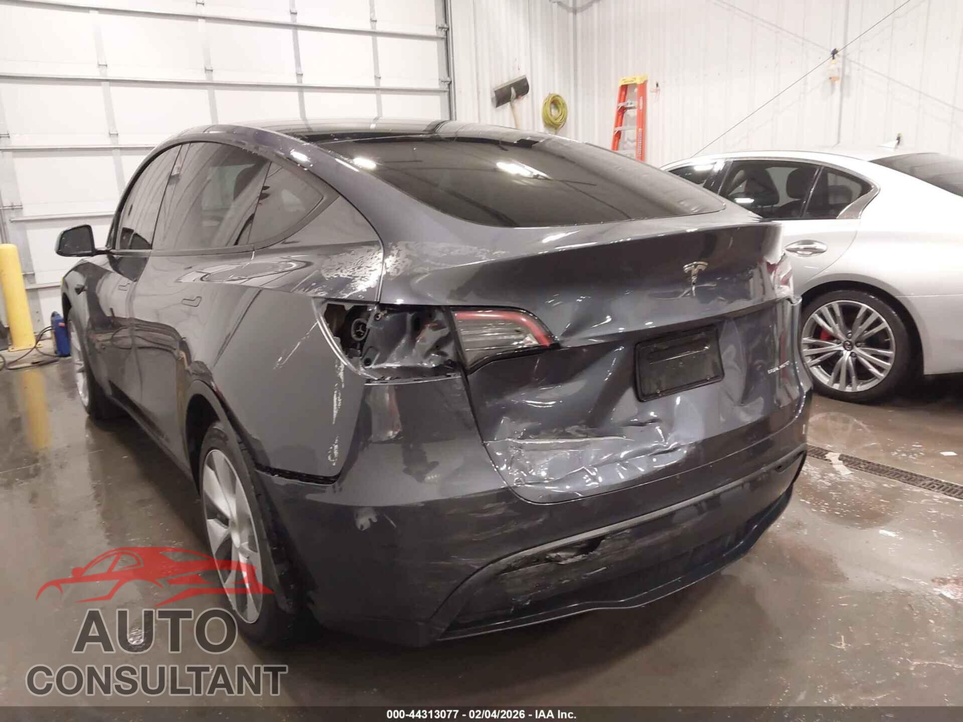 TESLA MODEL Y 2023 - 7SAYGAEE6PF881441