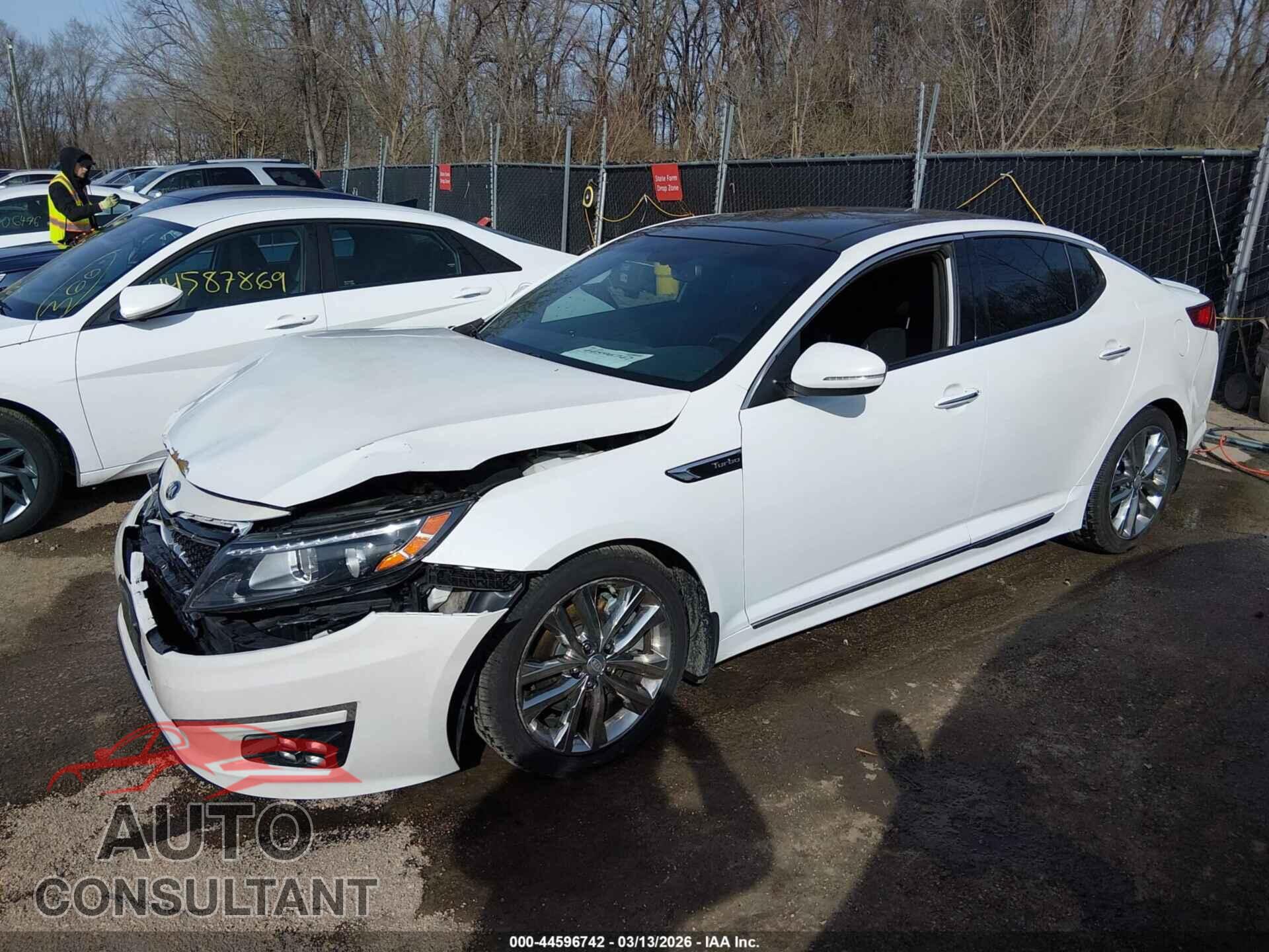 KIA OPTIMA 2015 - 5XXGR4A64FG451597