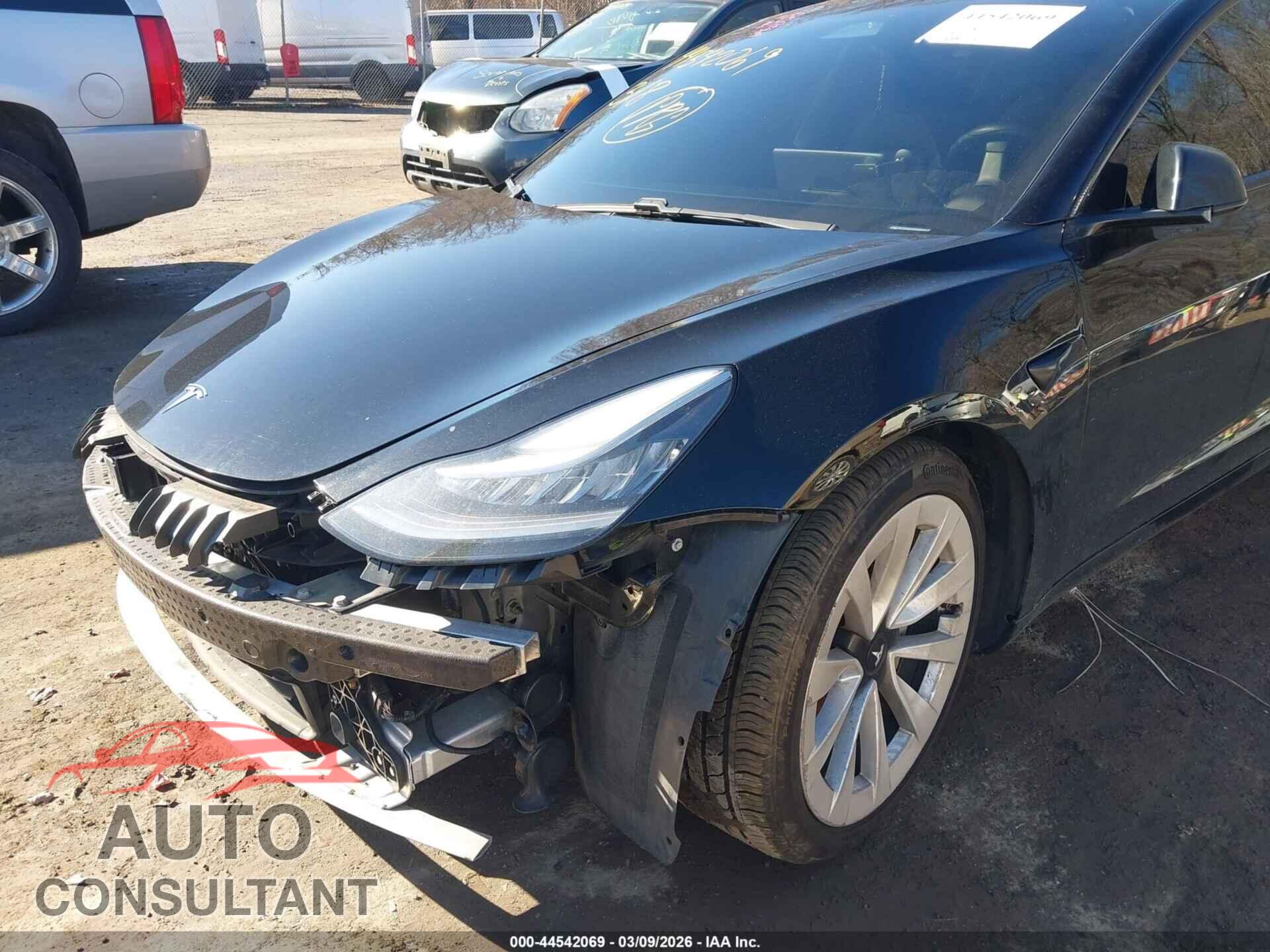 TESLA MODEL 3 2021 - 5YJ3E1EB2MF859564