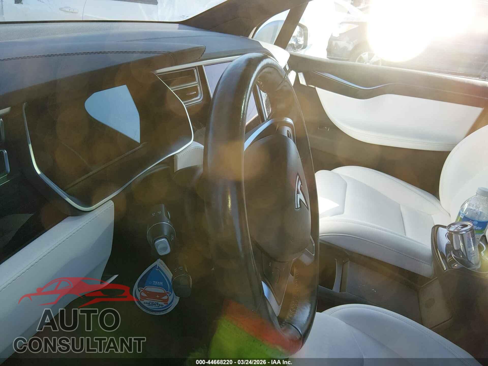 TESLA MODEL X 2017 - 5YJXCAE21HF075079