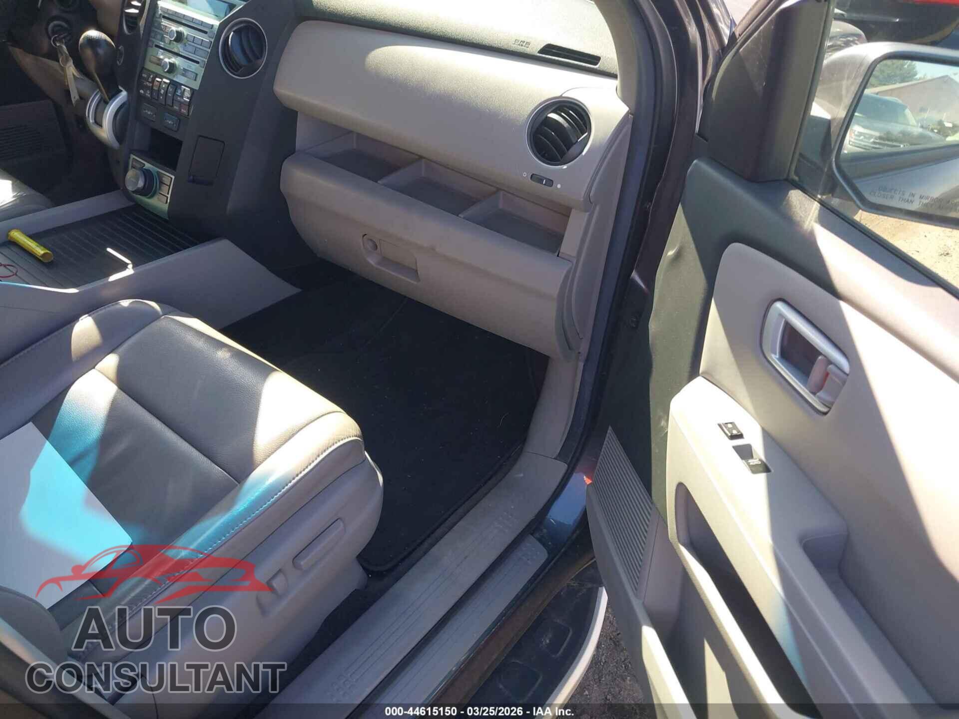 HONDA PILOT 2011 - 5FNYF4H92BB095483
