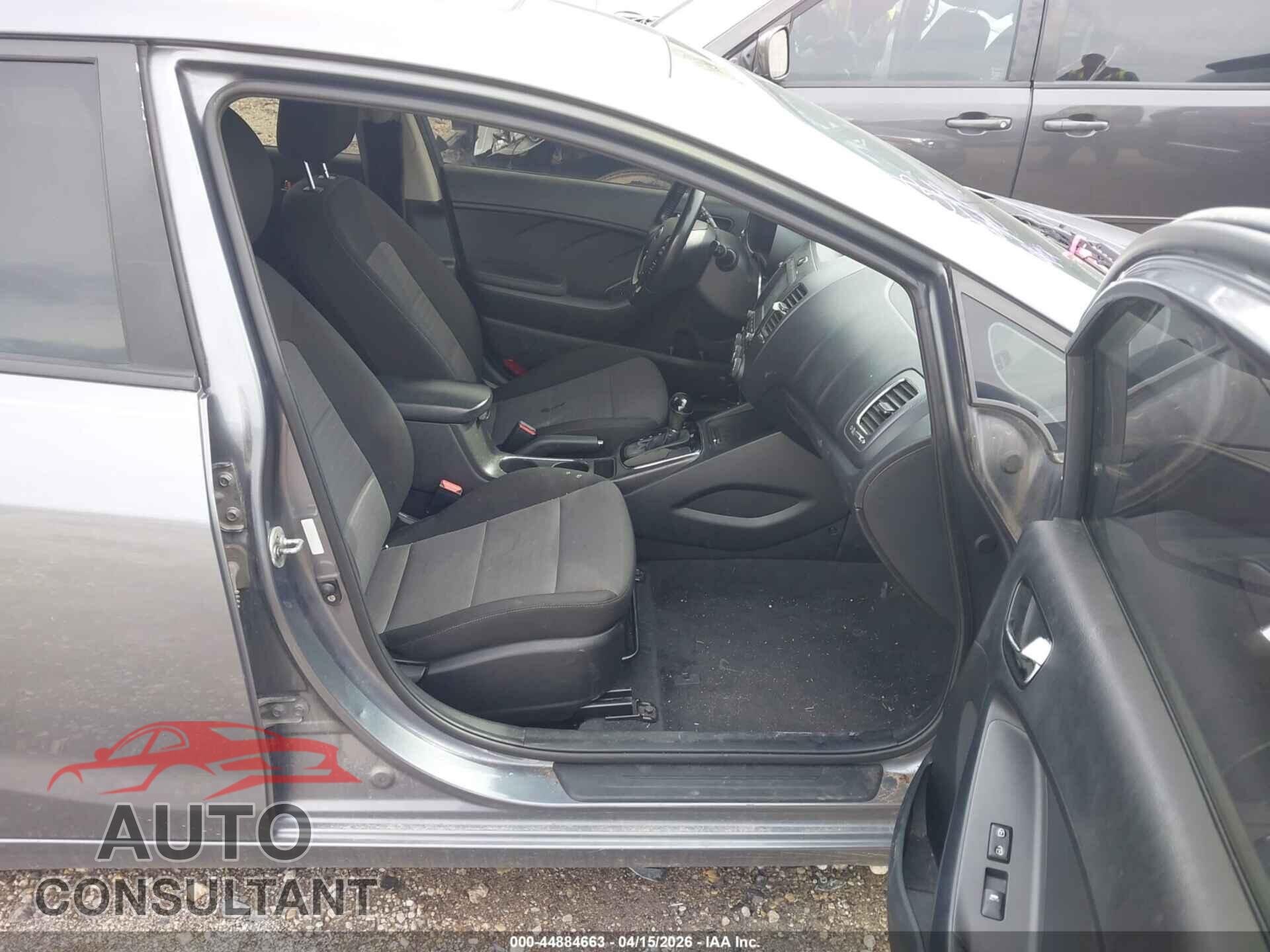 KIA FORTE 2018 - 3KPFL4A75JE204600