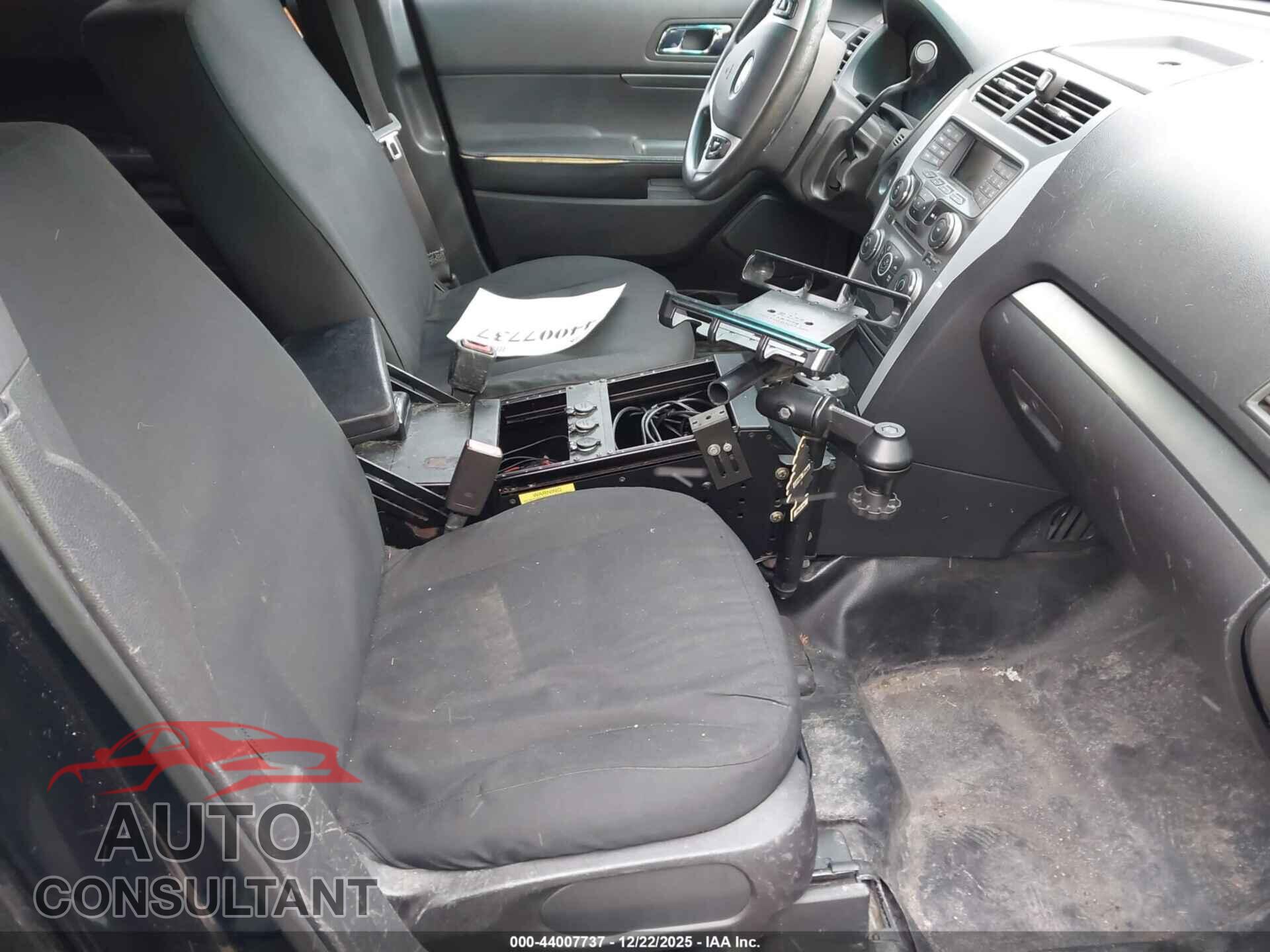 FORD UTILITY POLICE INTERCEPTOR 2015 - 1FM5K8AR5FGB61872