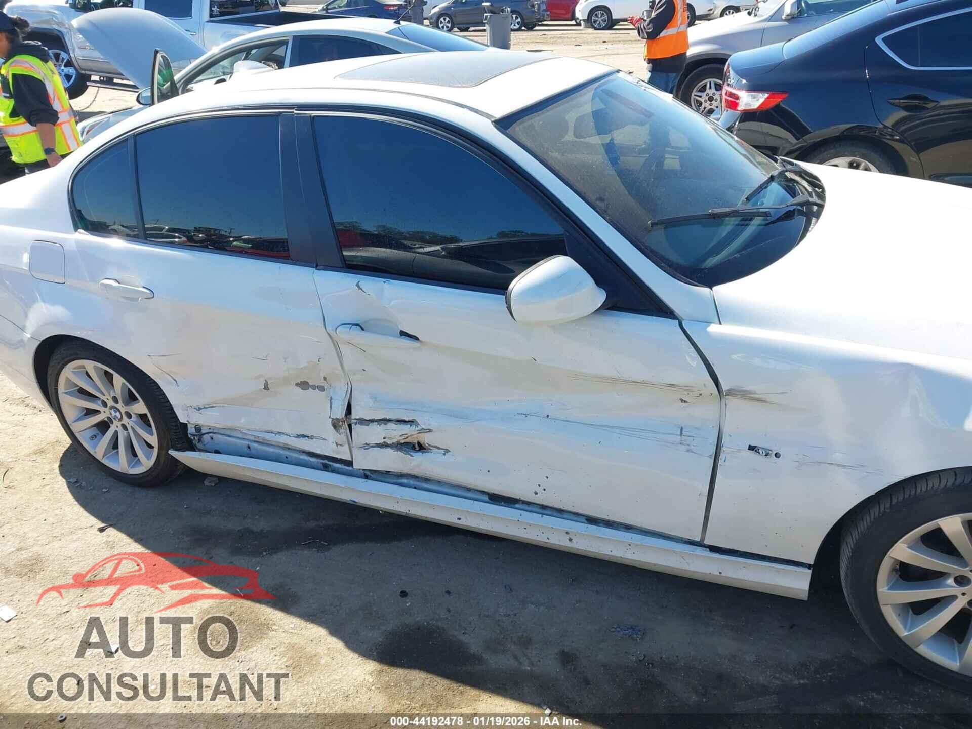 BMW 328I 2011 - WBAPH5G52BNM76114