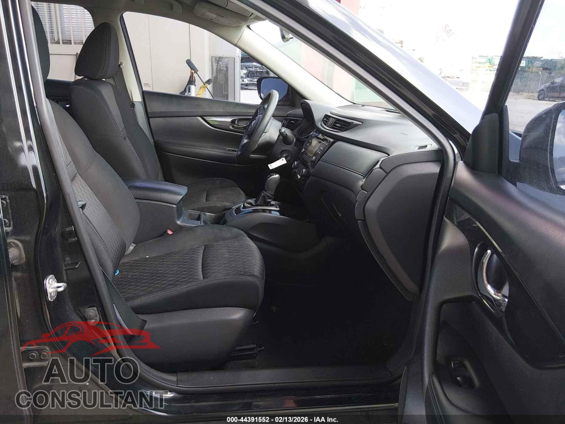 NISSAN ROGUE 2017 - KNMAT2MT7HP558474