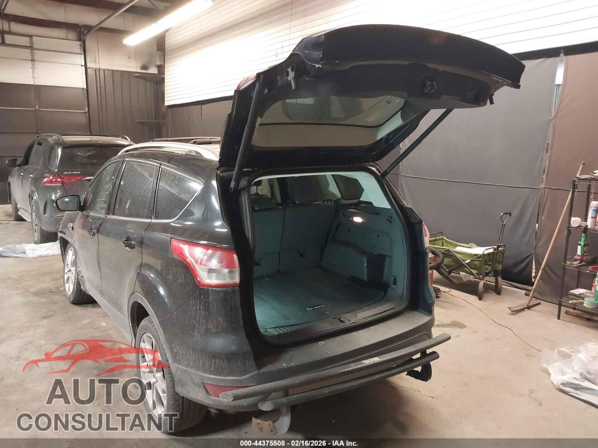 FORD ESCAPE 2016 - 1FMCU9J99GUC71608