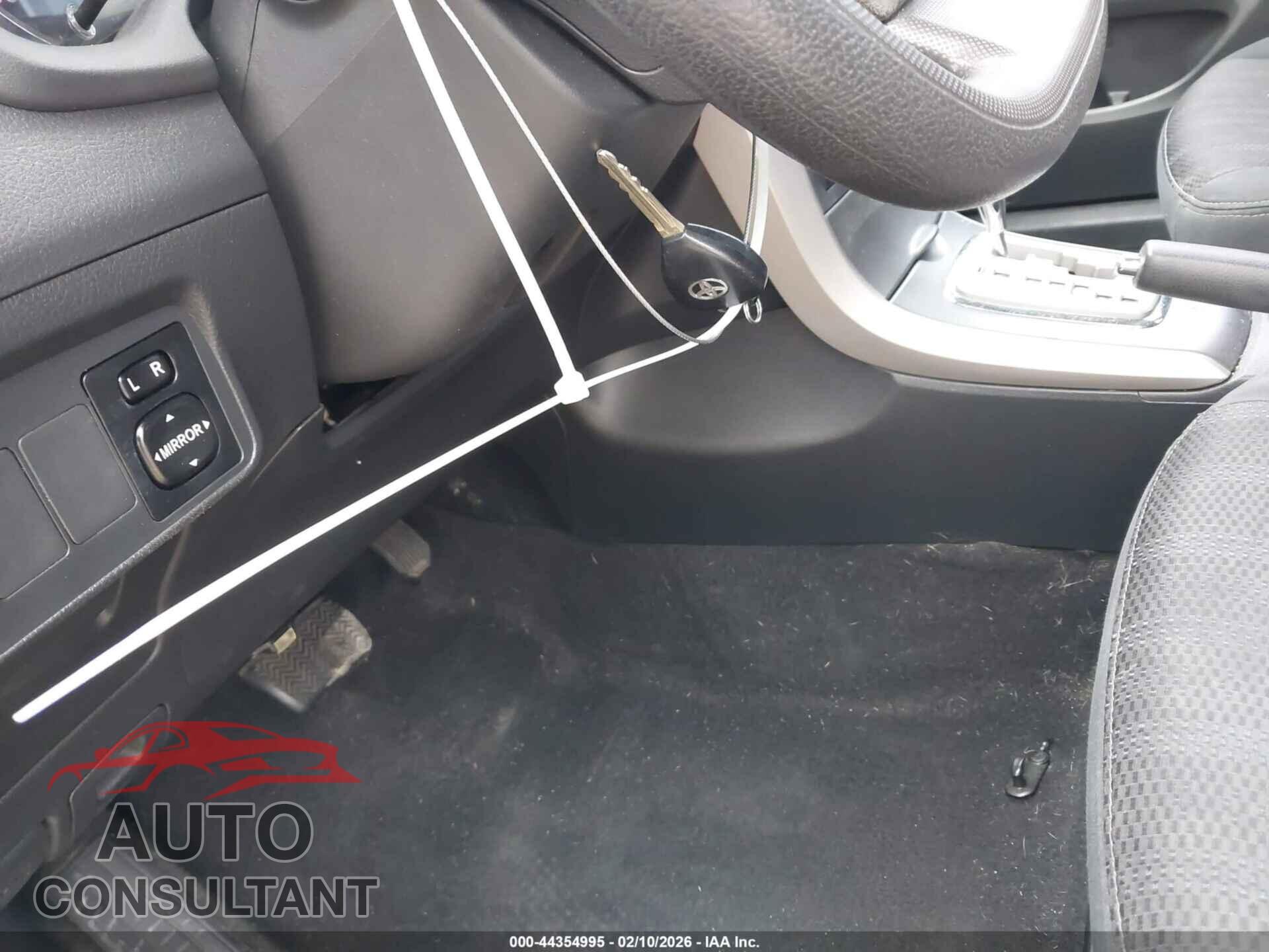 TOYOTA COROLLA 2013 - 5YFBU4EE7DP187743