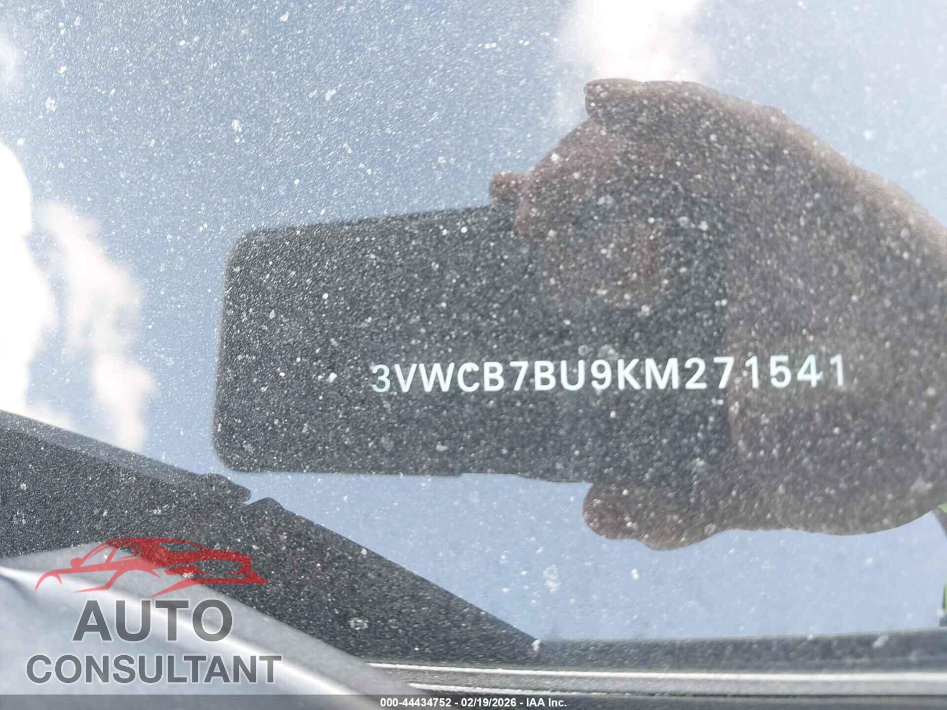 VOLKSWAGEN JETTA 2019 - 3VWCB7BU9KM271541