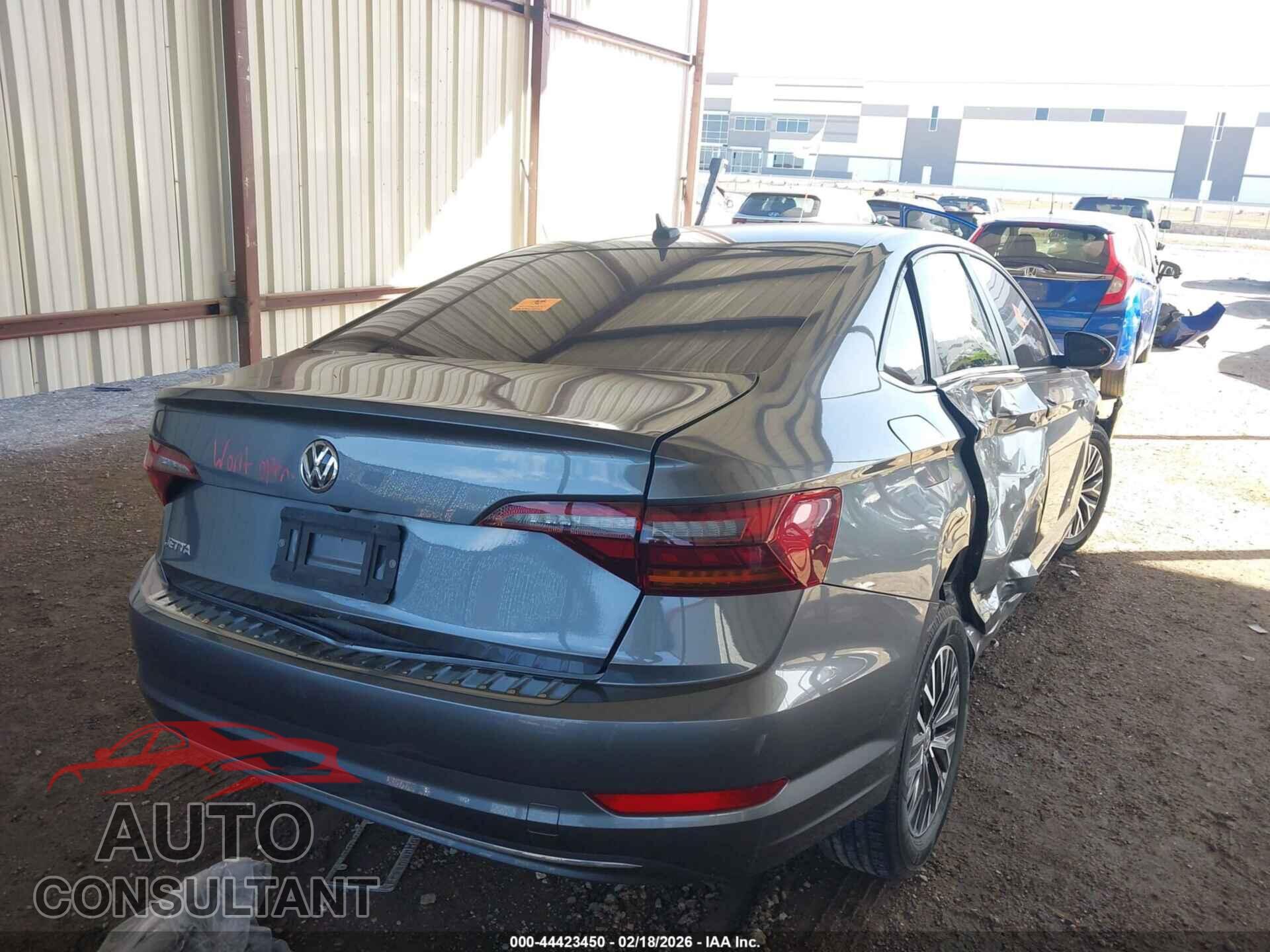 VOLKSWAGEN JETTA 2019 - 3VWEB7BU0KM231521