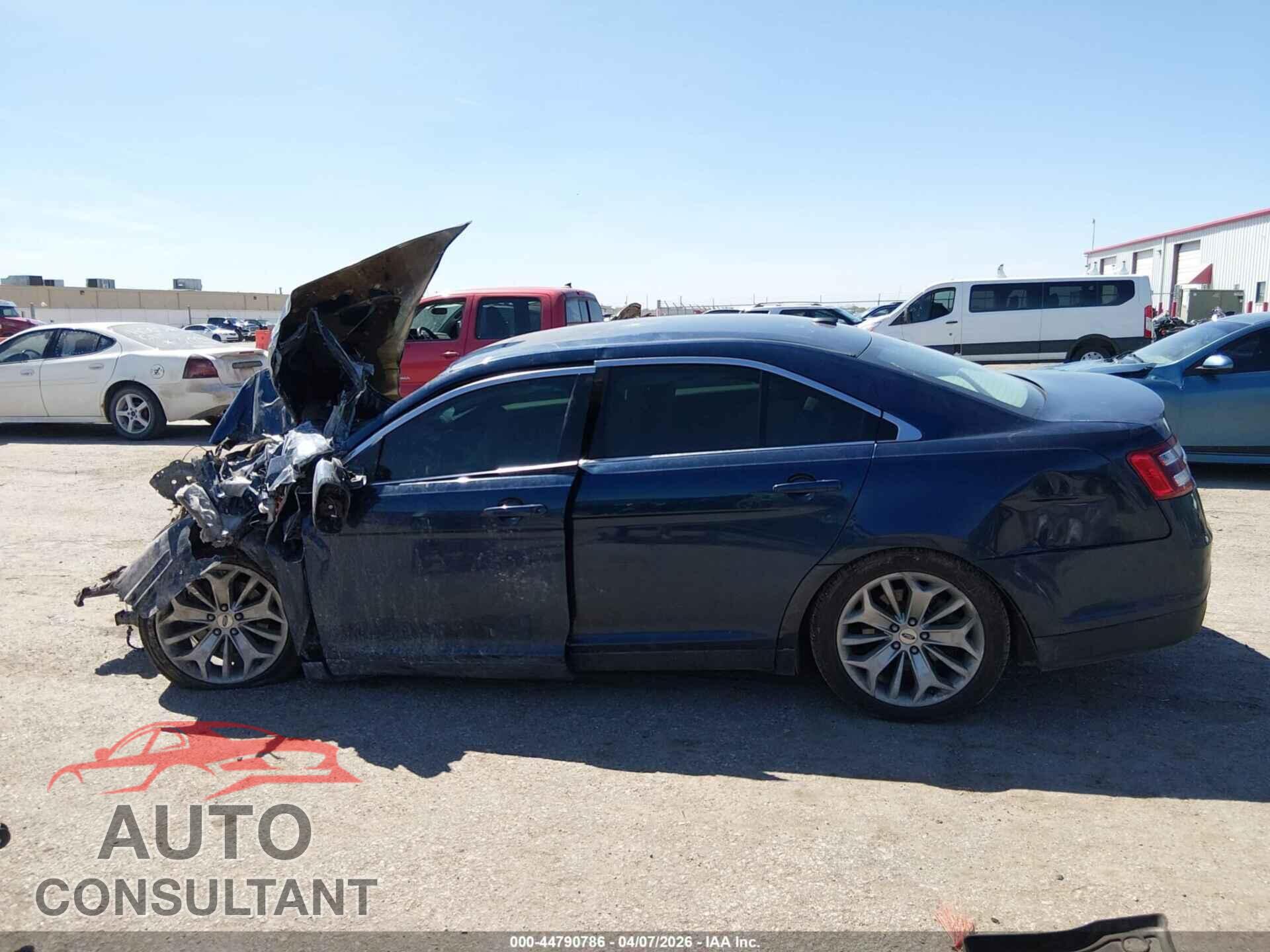 FORD TAURUS 2017 - 1FAHP2F86HG121597