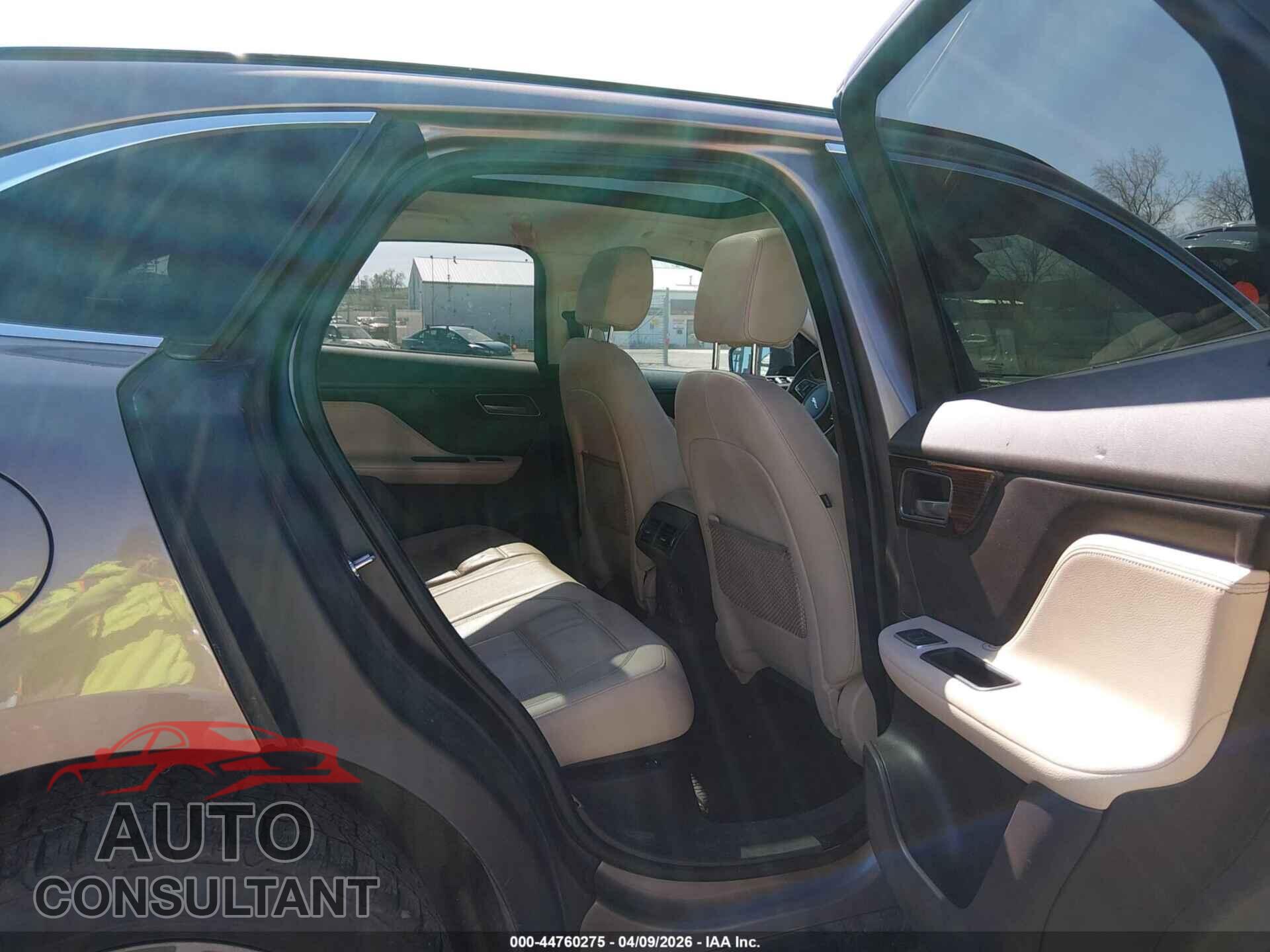 JAGUAR F-PACE 2017 - SADCK2BV4HA056884