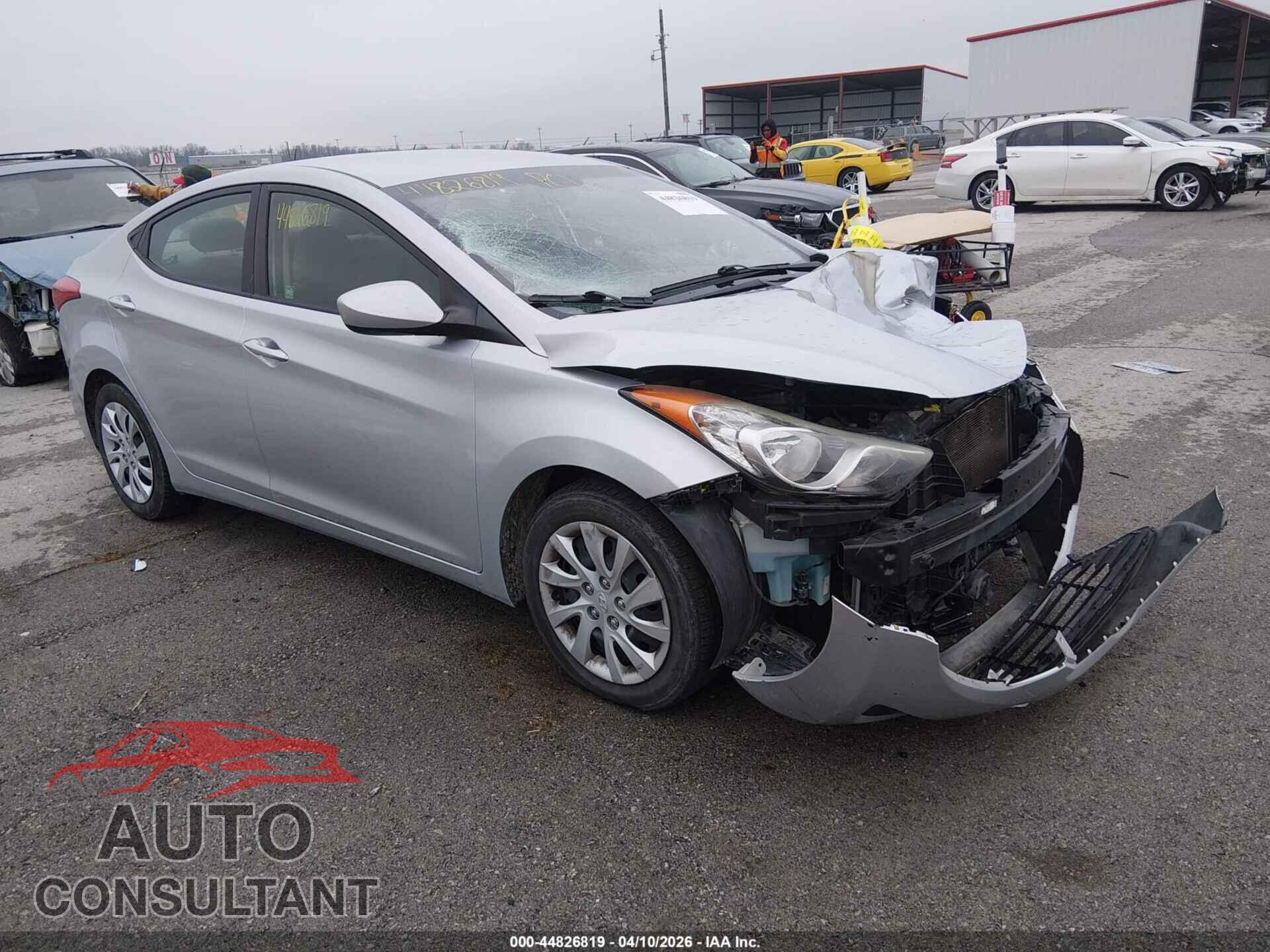 HYUNDAI ELANTRA 2012 - 5NPDH4AE7CH111471
