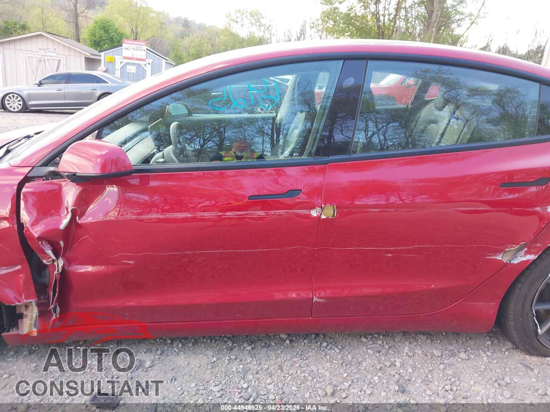 TESLA MODEL 3 2021 - 5YJ3E1EB5MF858912