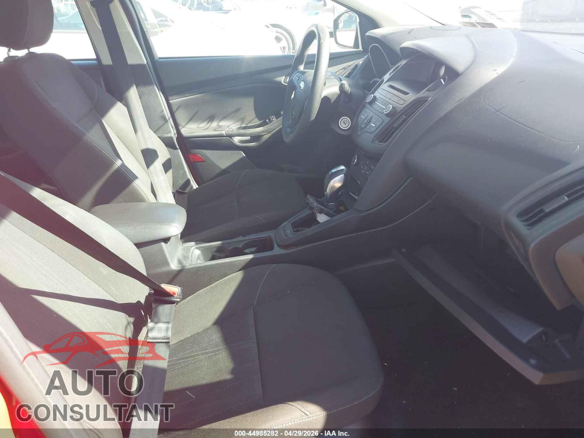 FORD FOCUS 2015 - 1FADP3F21FL203144