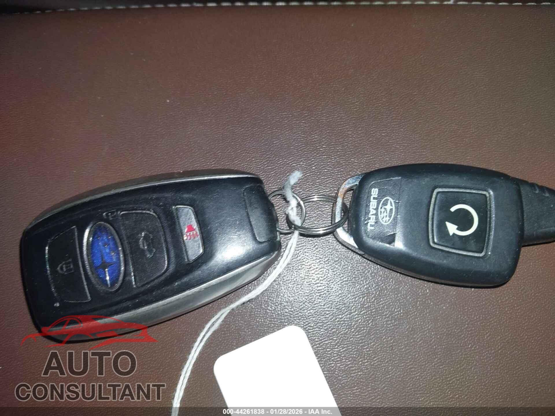 SUBARU OUTBACK 2017 - 4S4BSETC5H3301553