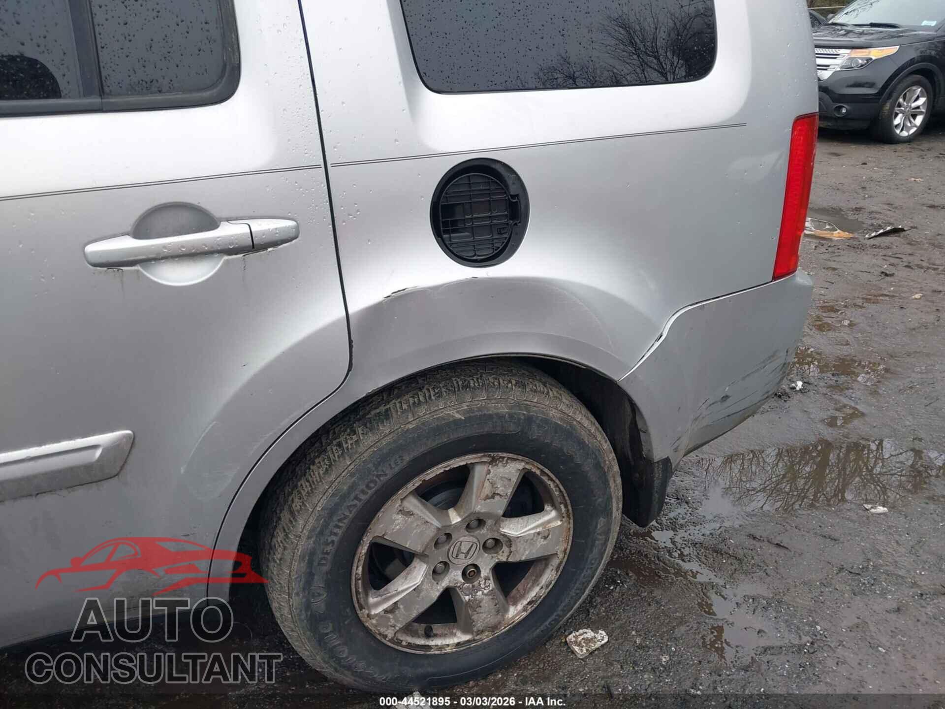 HONDA PILOT 2010 - 5FNYF4H68AB013180