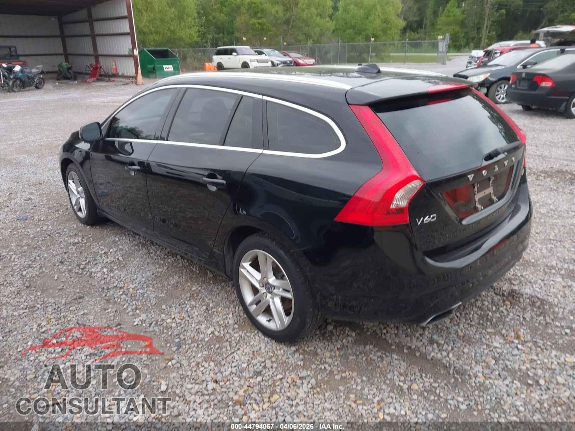 VOLVO V60 2015 - YV140MEK8F1256466