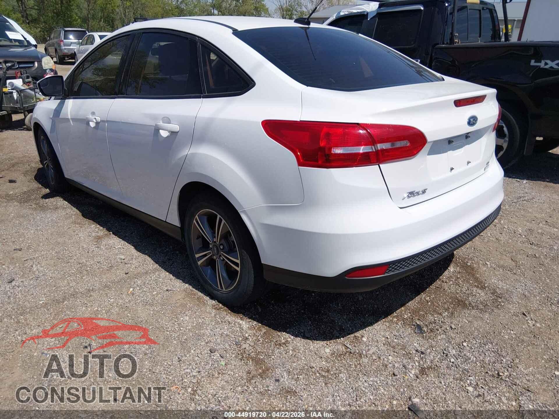 FORD FOCUS 2018 - 1FADP3FE7JL246065