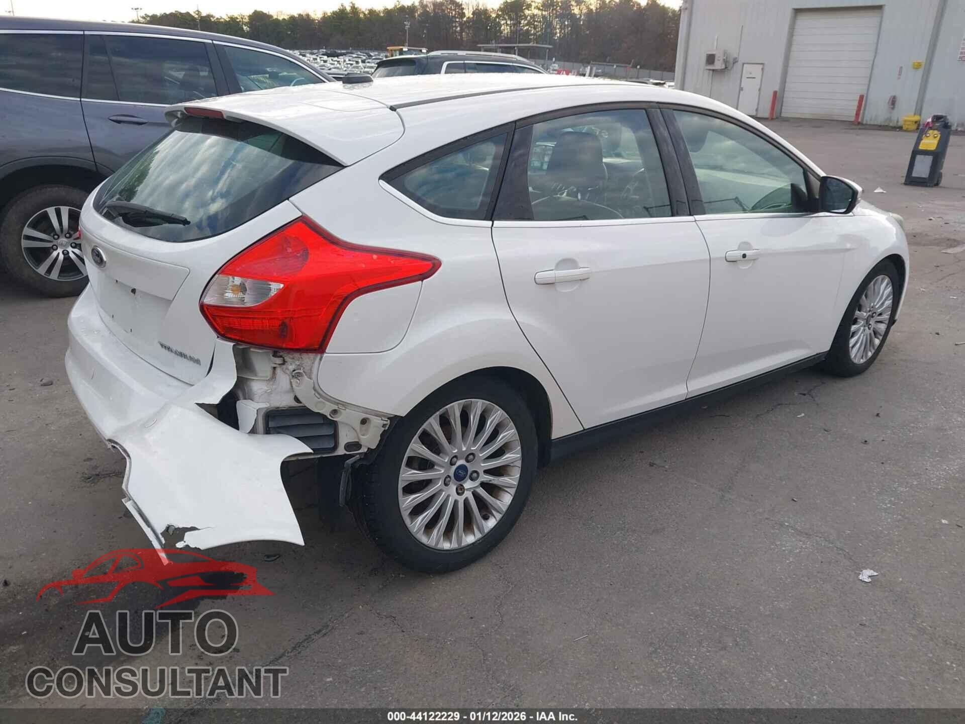 FORD FOCUS 2012 - 1FAHP3N26CL351482