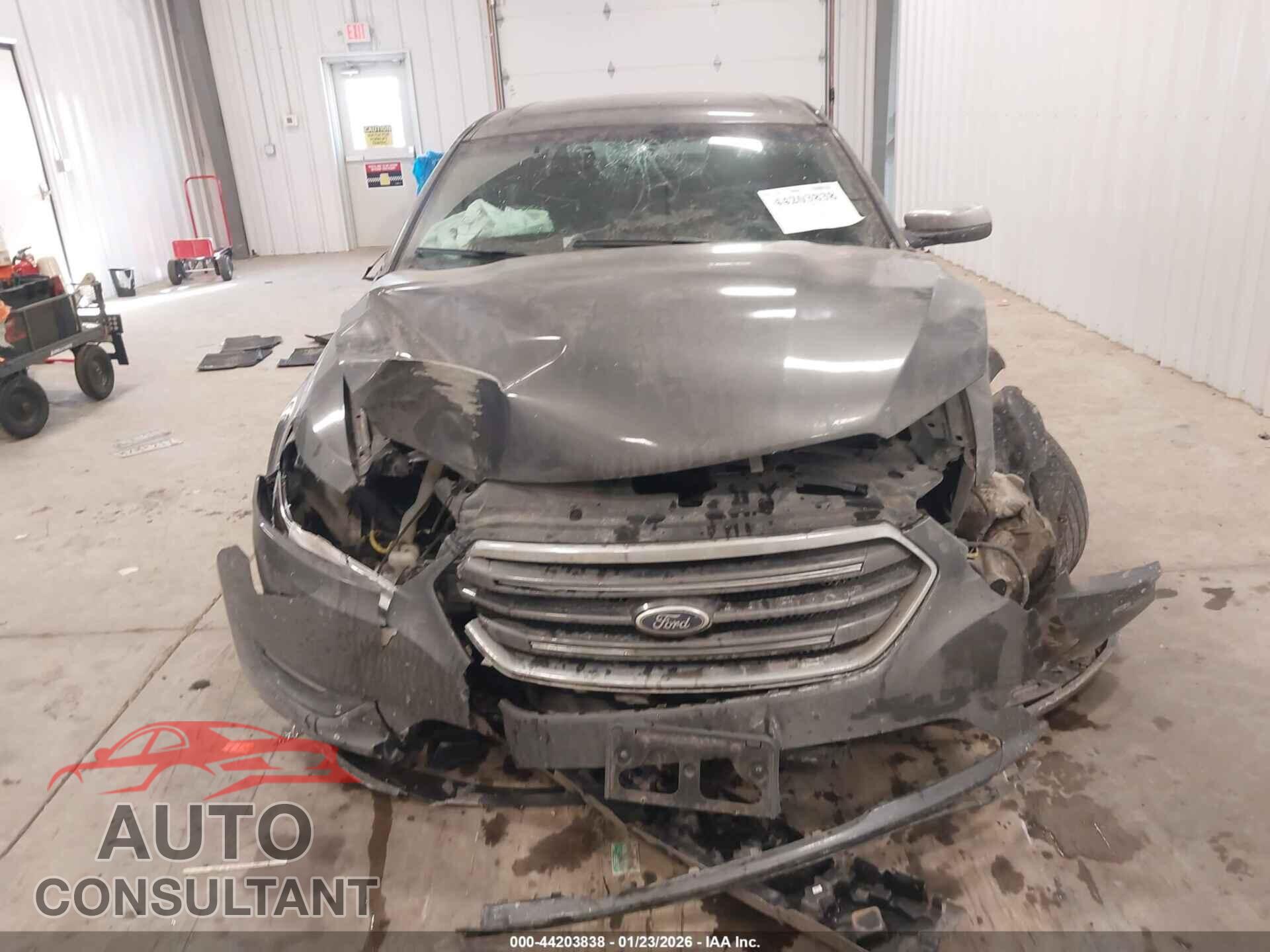 FORD TAURUS 2015 - 1FAHP2F82FG102672