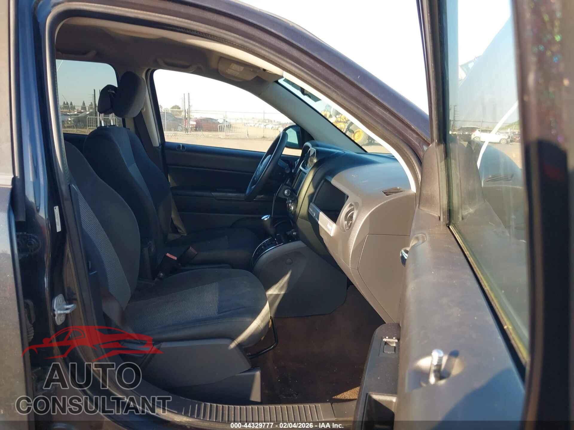 JEEP COMPASS 2015 - 1C4NJCBAXFD325895