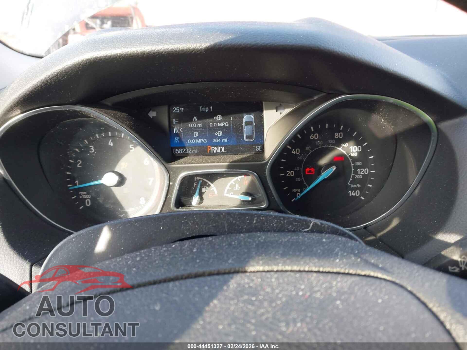 FORD FOCUS 2018 - 1FADP3F2XJL301940