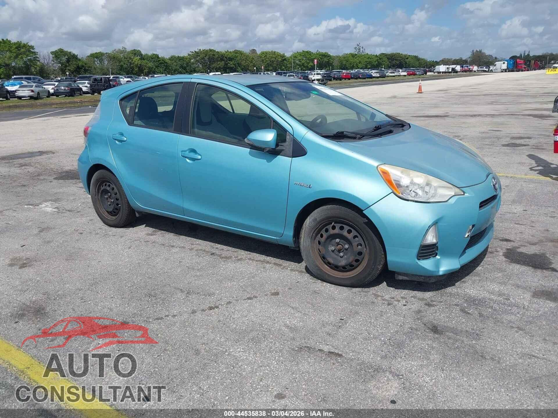 TOYOTA PRIUS C 2014 - JTDKDTB33E1069093