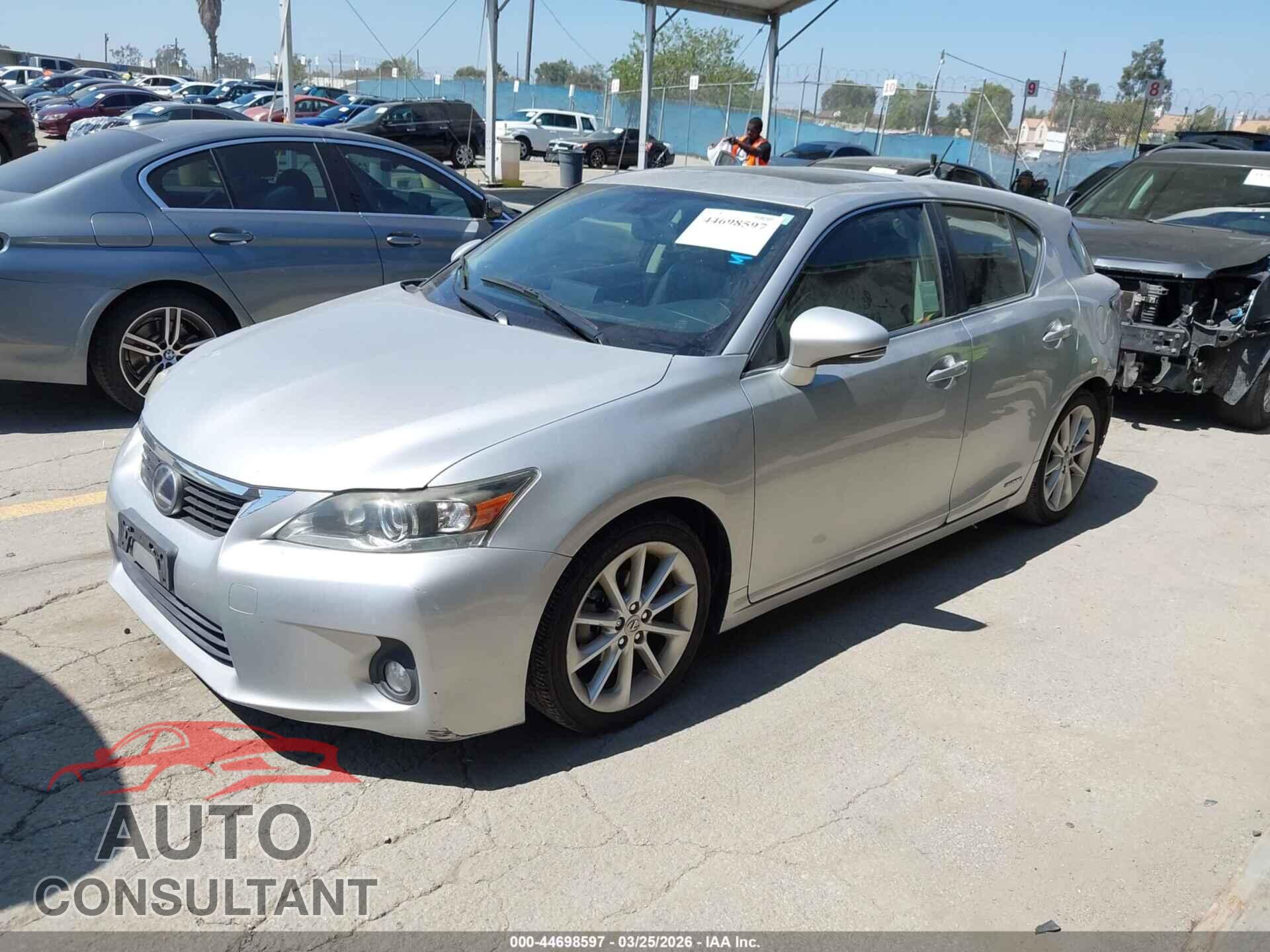 LEXUS CT 200H 2013 - JTHKD5BH1D2136143
