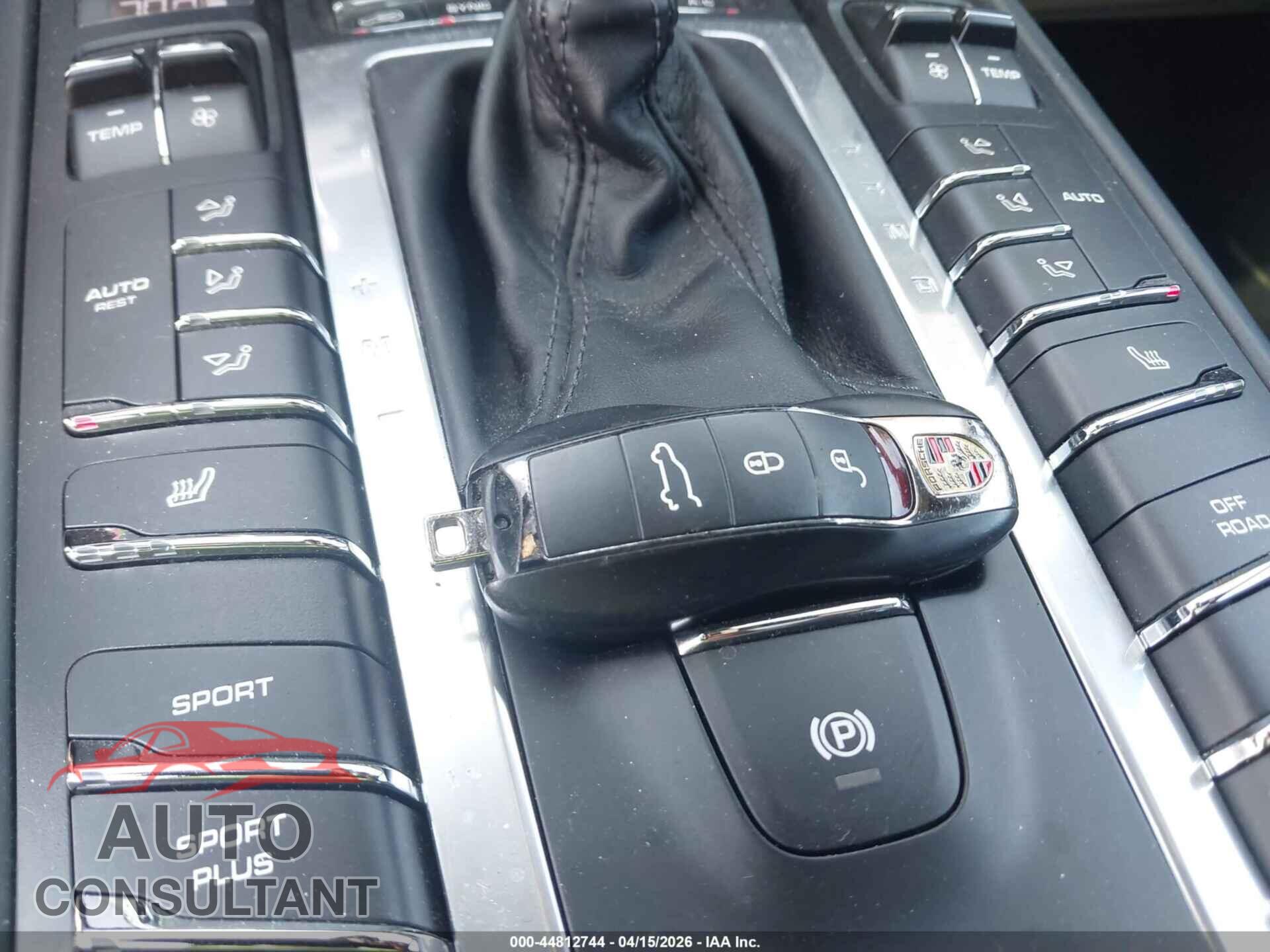 PORSCHE MACAN 2018 - WP1AG2A57JLB61661