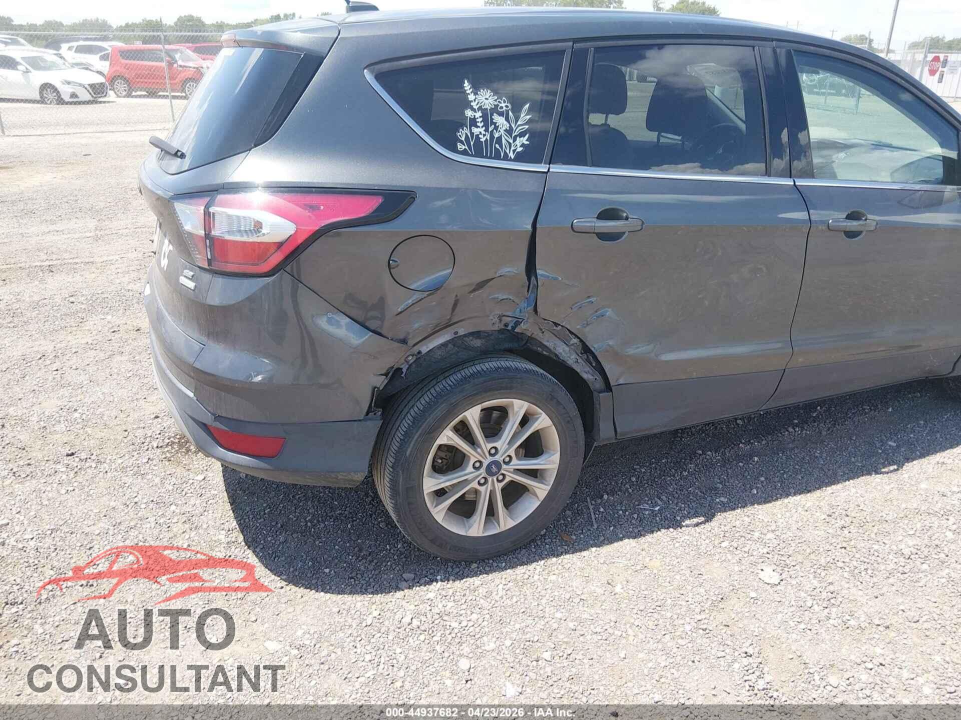 FORD ESCAPE 2017 - 1FMCU0GD2HUD04540