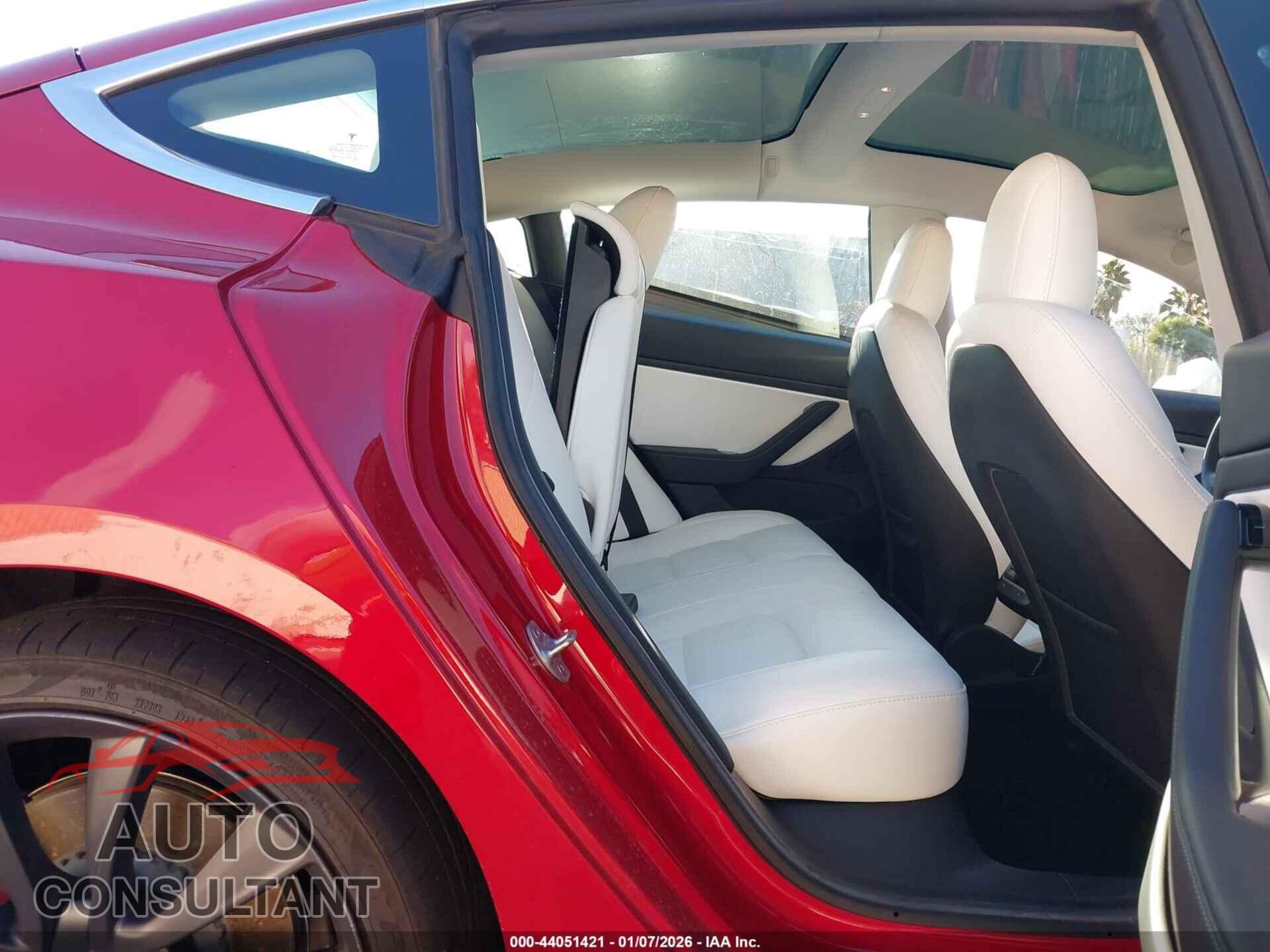 TESLA MODEL 3 2020 - 5YJ3E1EC3LF641852