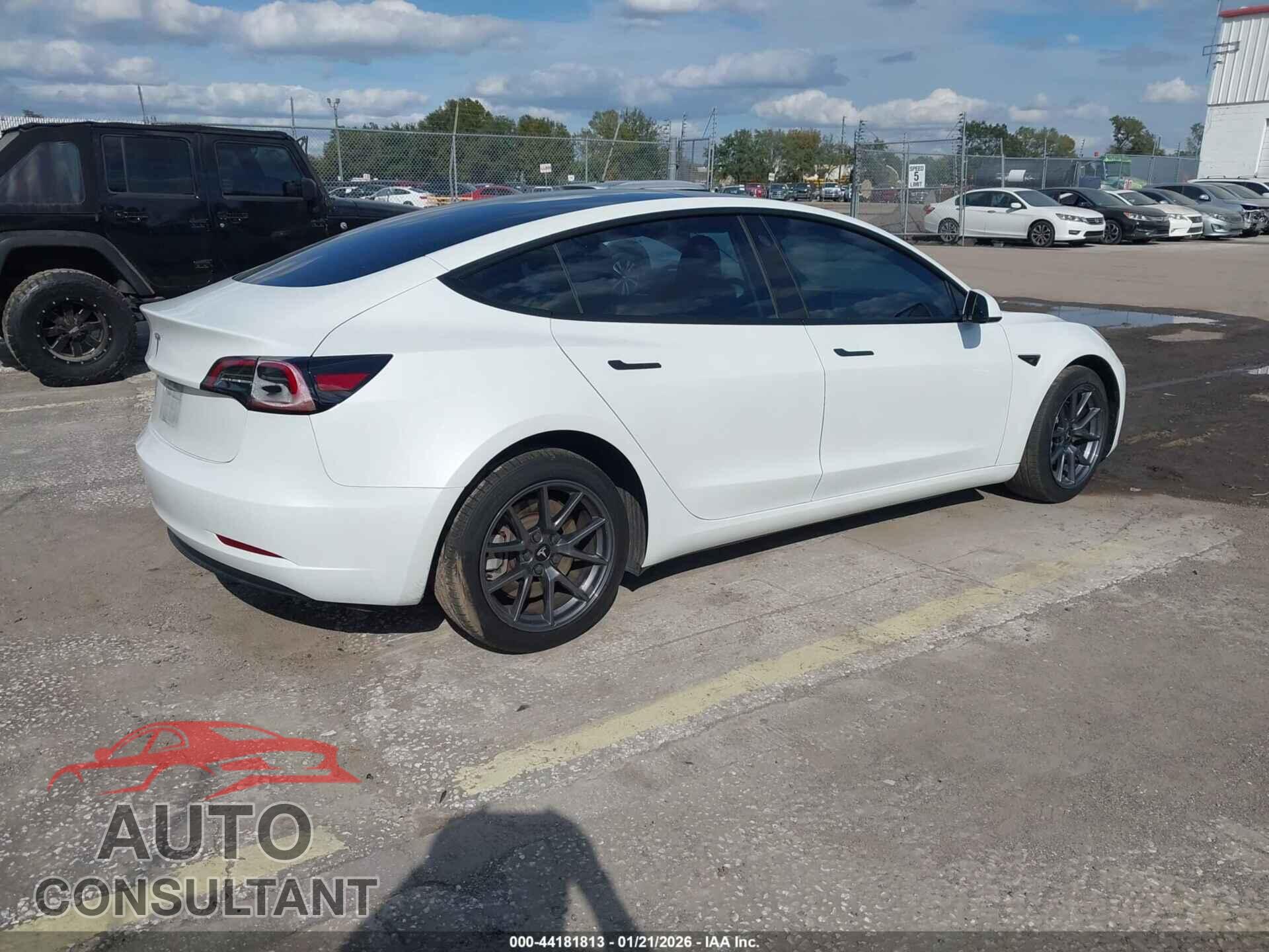 TESLA MODEL 3 2023 - 5YJ3E1EA4PF558225