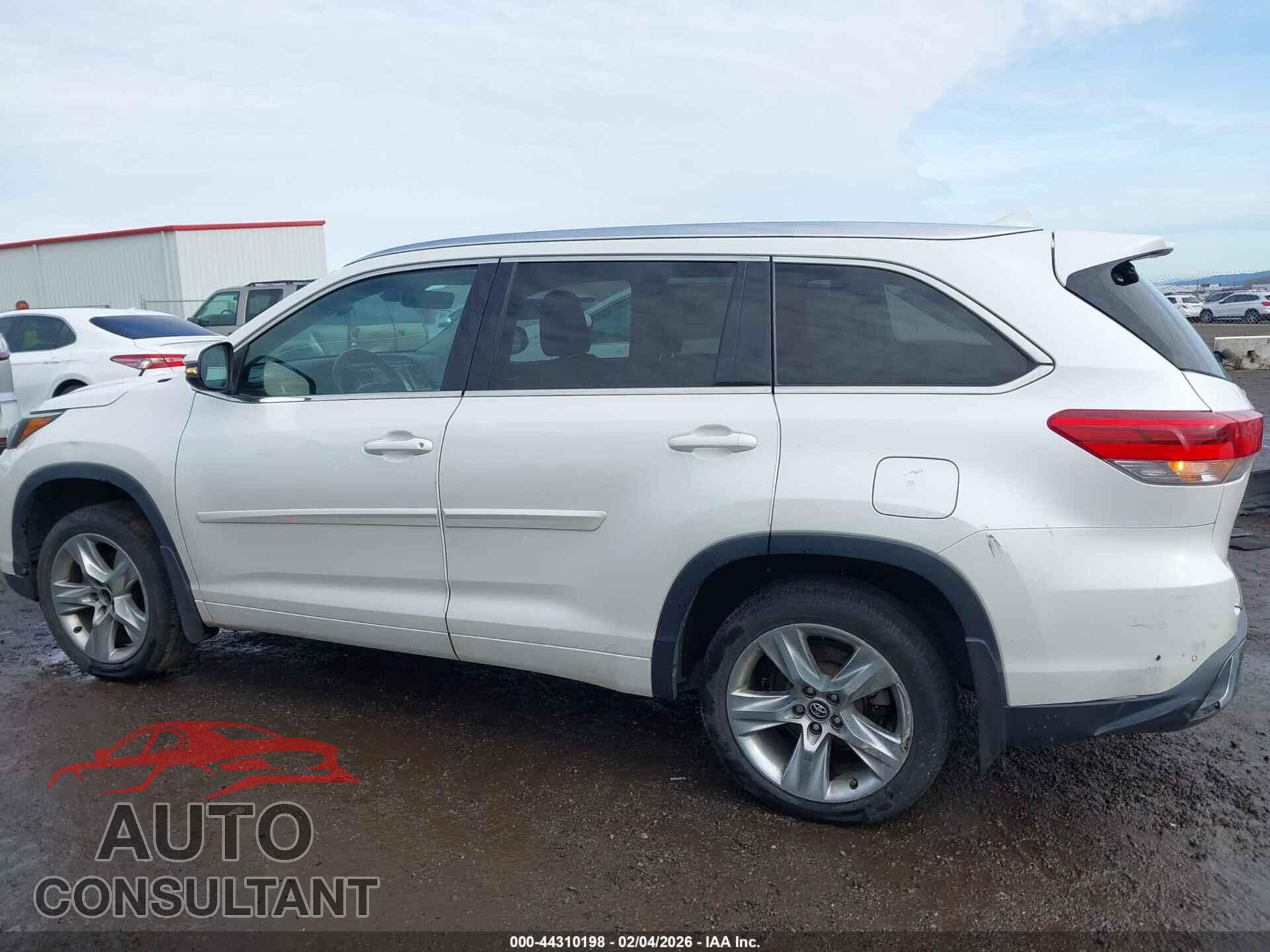 TOYOTA HIGHLANDER 2018 - 5TDDZRFH4JS498517