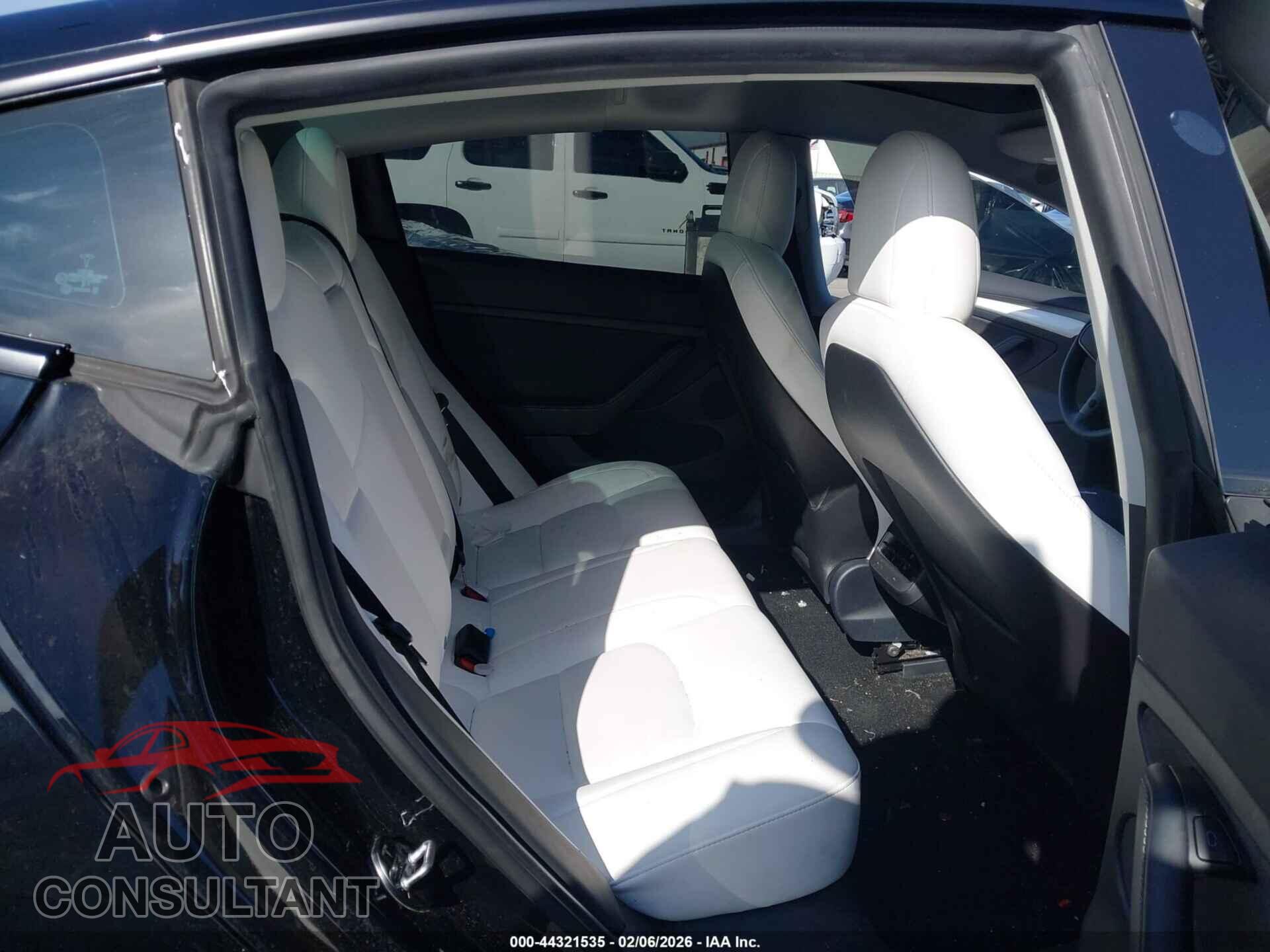 TESLA MODEL 3 2022 - 5YJ3E1EC5NF275556
