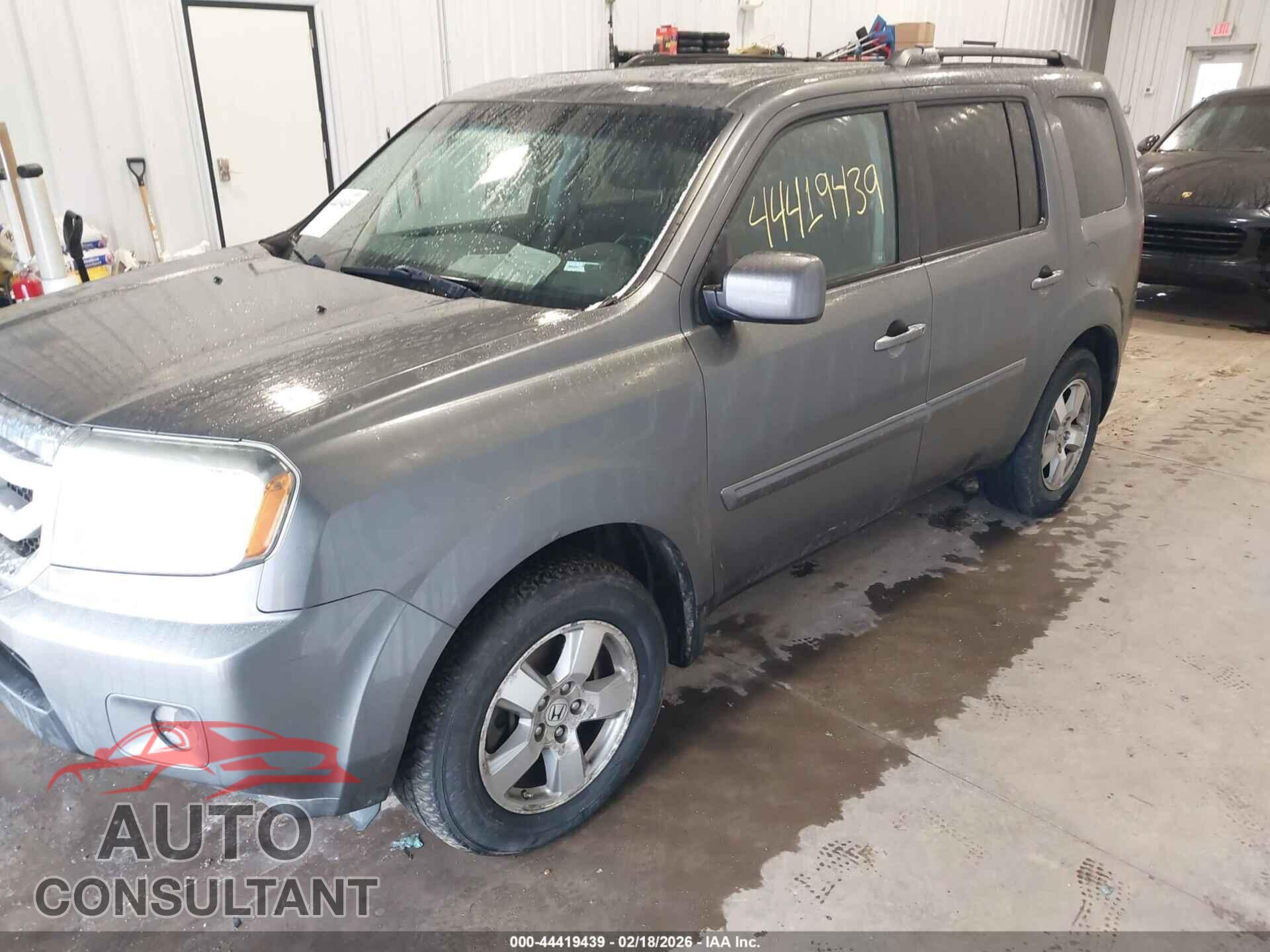 HONDA PILOT 2011 - 5FNYF4H53BB005397