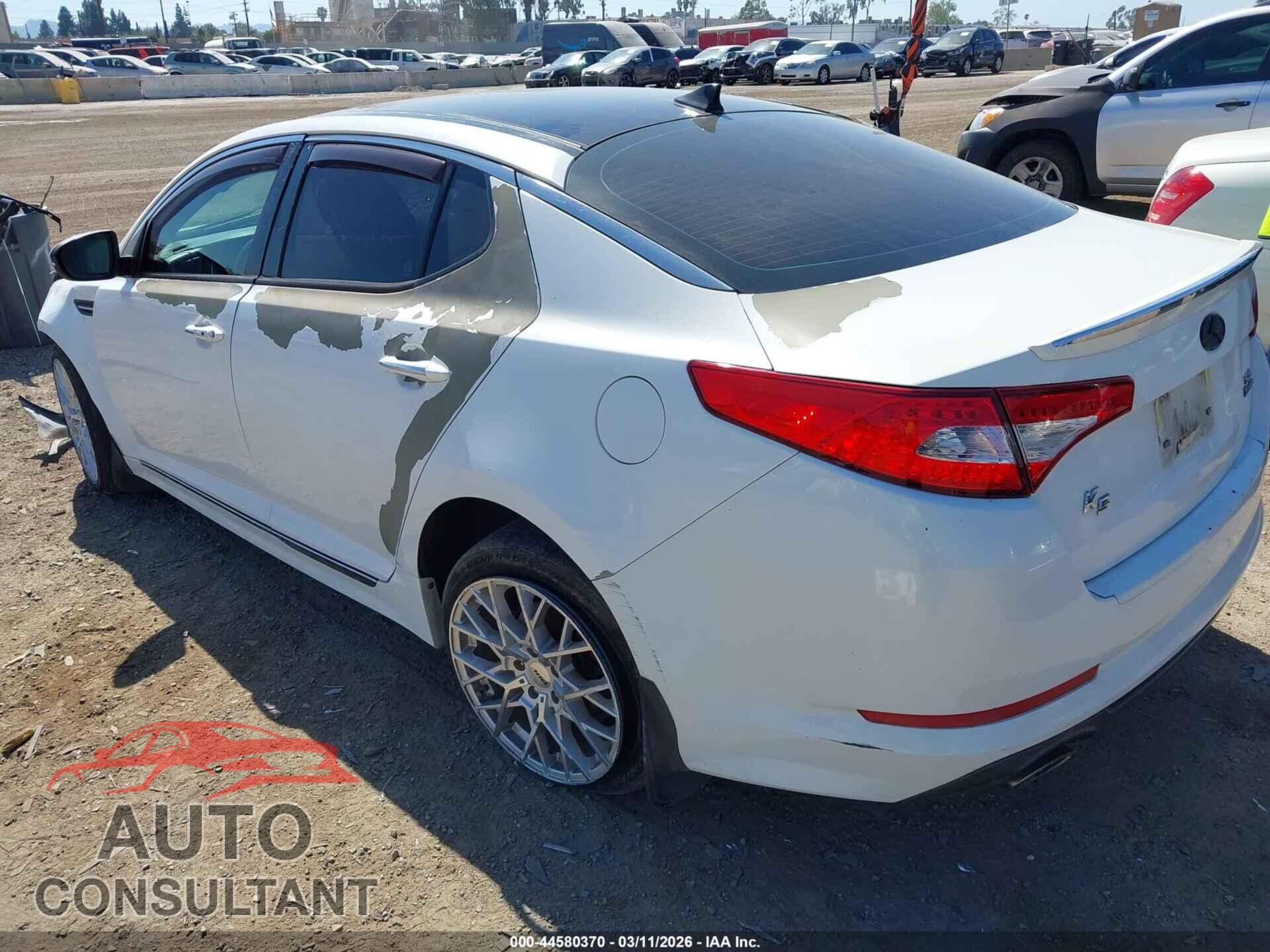 KIA OPTIMA 2013 - 5XXGR4A66DG106133