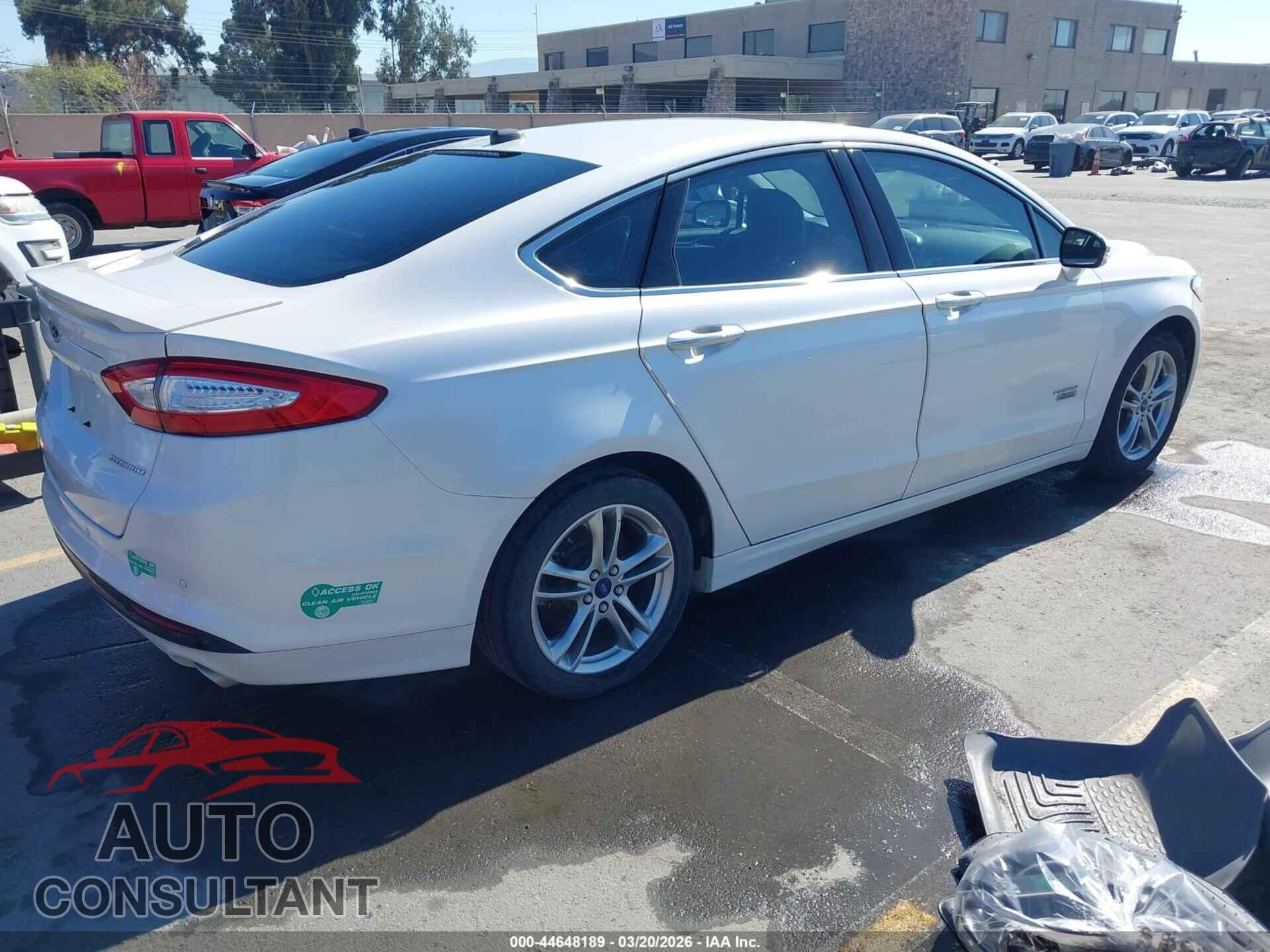 FORD FUSION ENERGI 2015 - 3FA6P0SU1FR128333