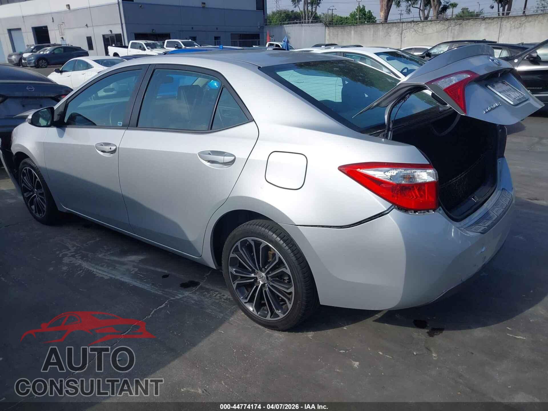 TOYOTA COROLLA 2015 - 5YFBURHE4FP362719