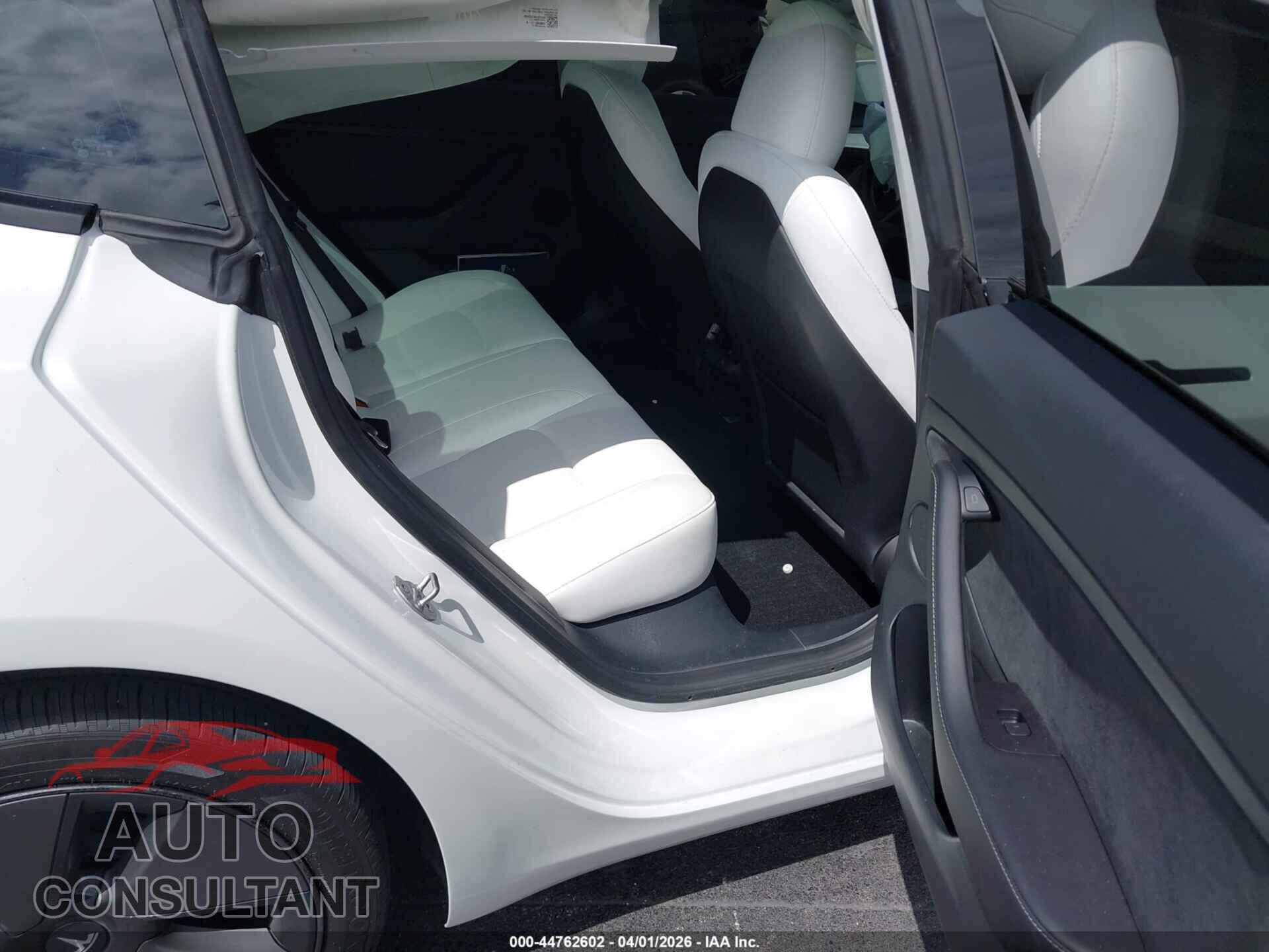 TESLA MODEL 3 2023 - 5YJ3E1EA5PF600711